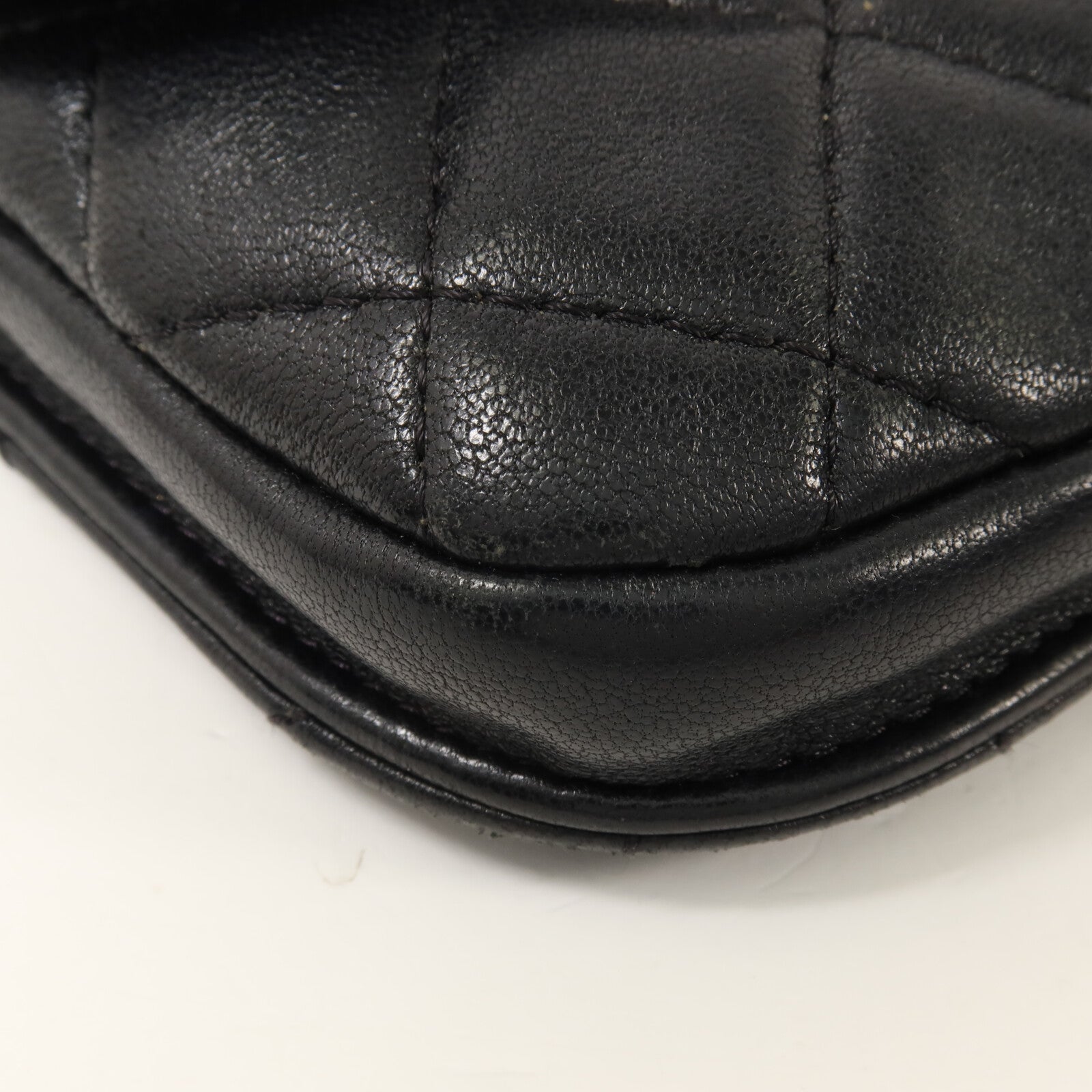 CHANEL 羊皮皮革Pearl Crush Waist Bag鏈帶肩背袋