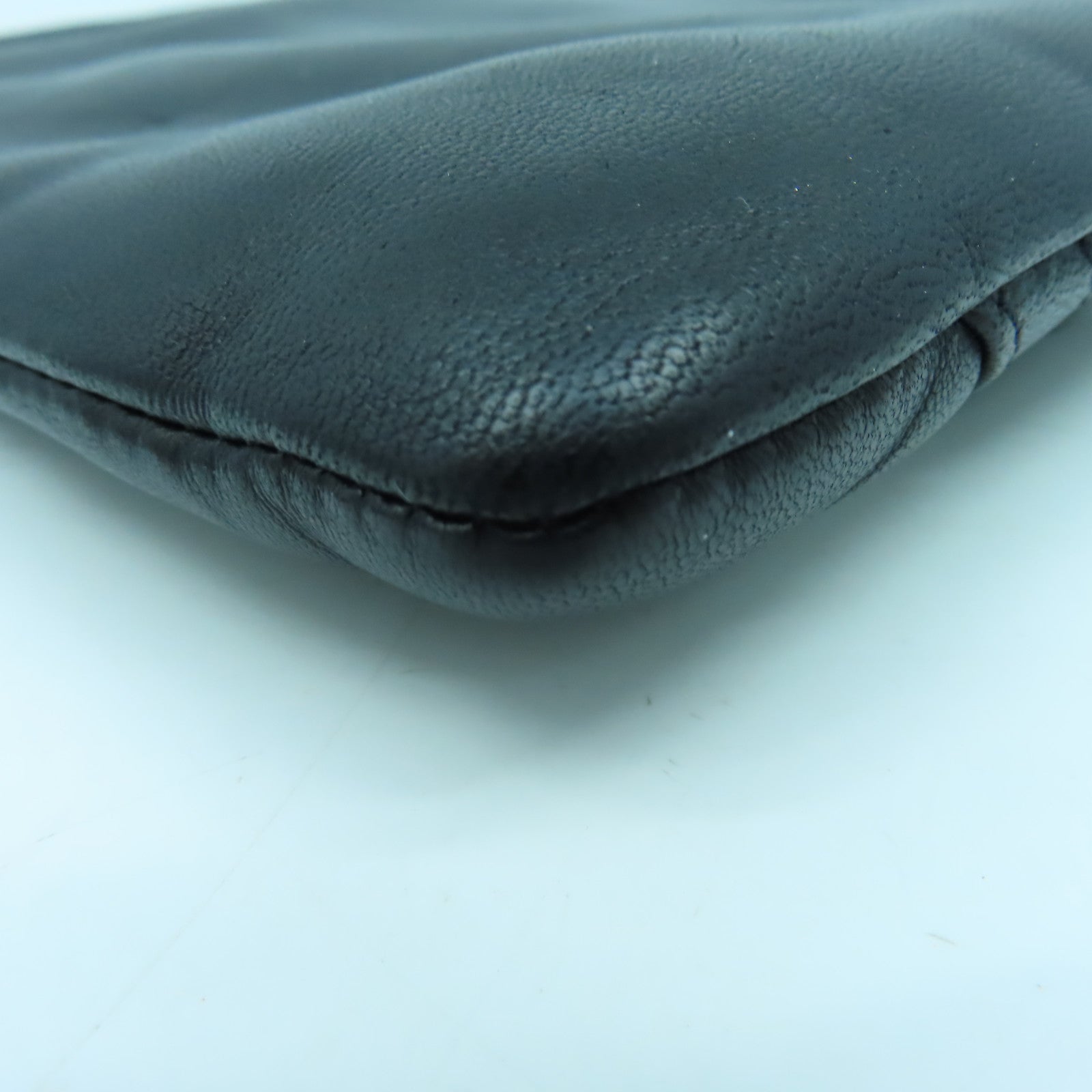 Salvatore Ferragamo 【激減優惠】牛皮皮革Clutch Bag金扣手拿包黑色