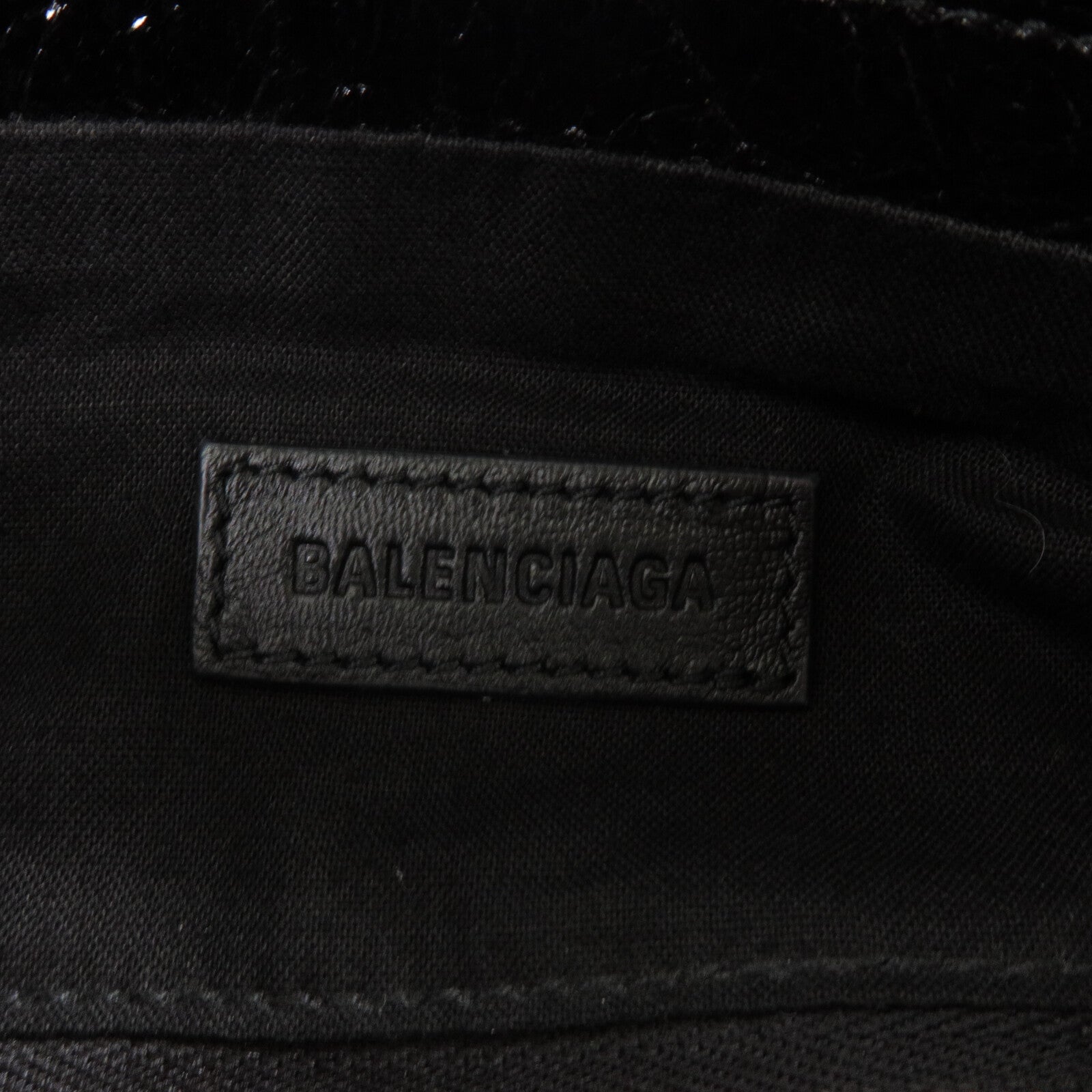 BALENCIAGA 牛皮皮革Crush Meduim鏈帶肩背袋