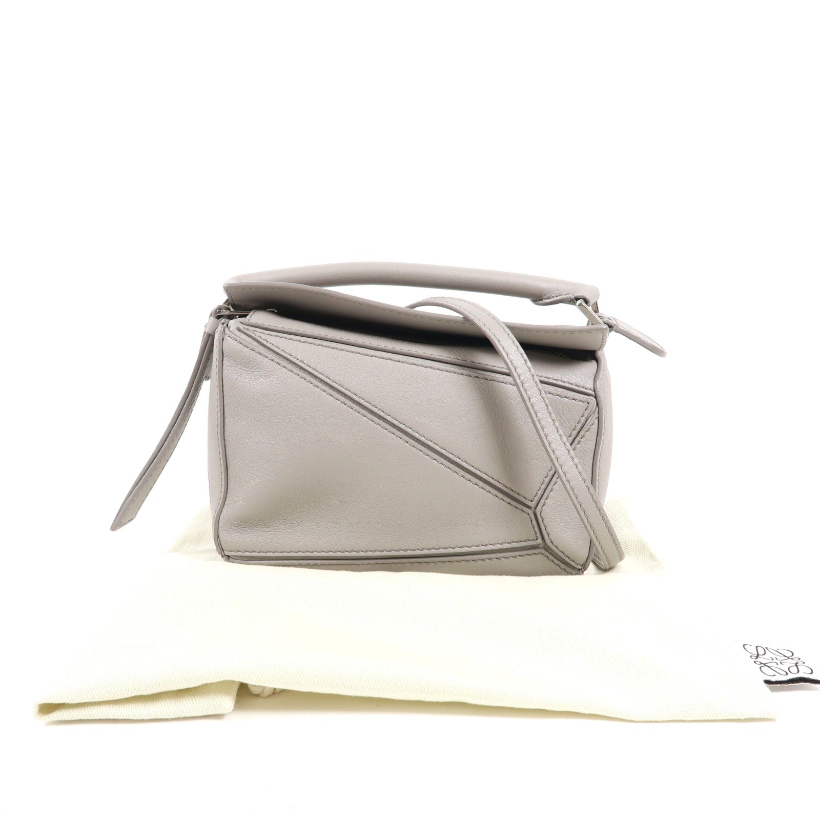 LOEWE 牛皮皮革Mini Puzzle銀扣手挽肩背兩用袋