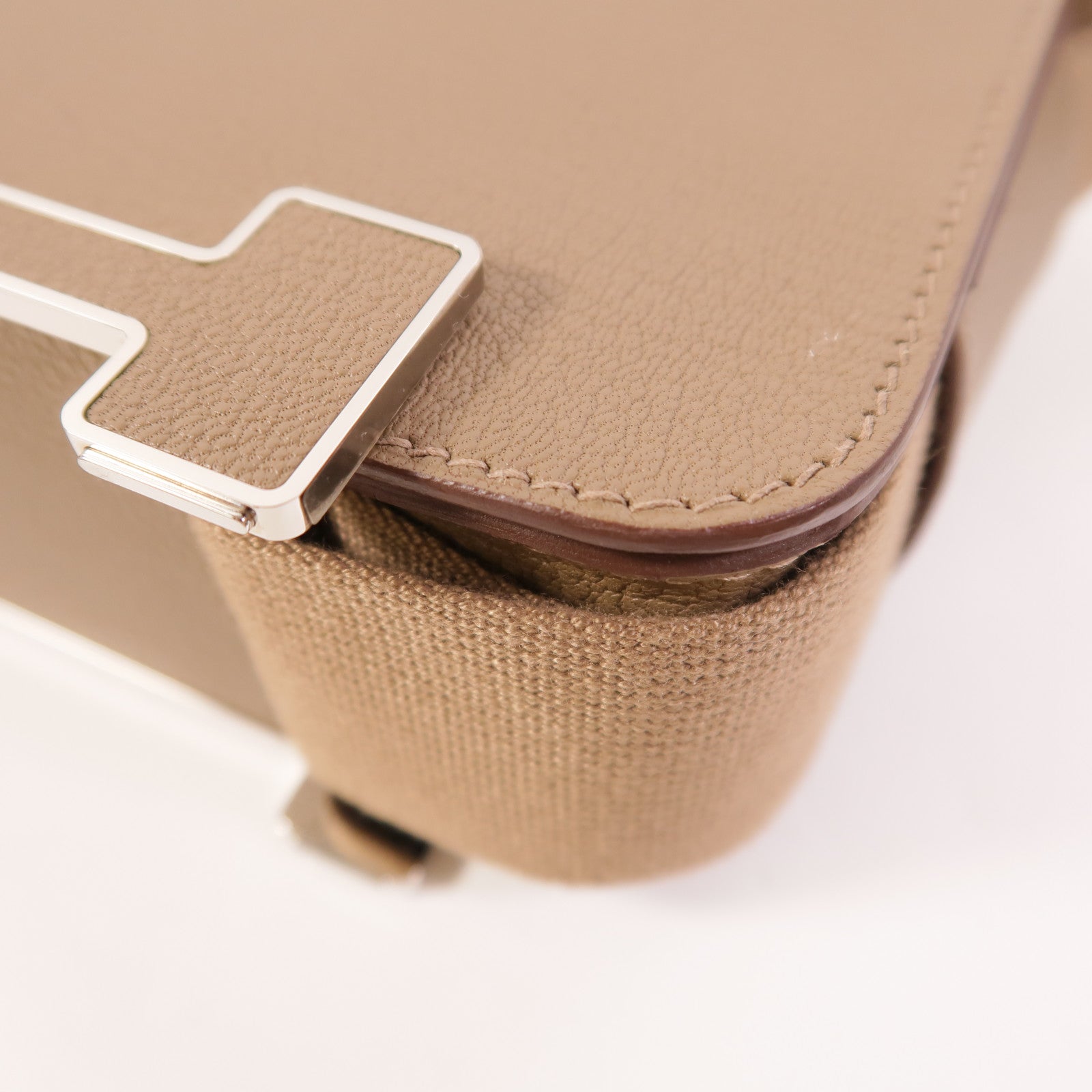 HERMES Chevre皮革Geta肩背袋Etoupe