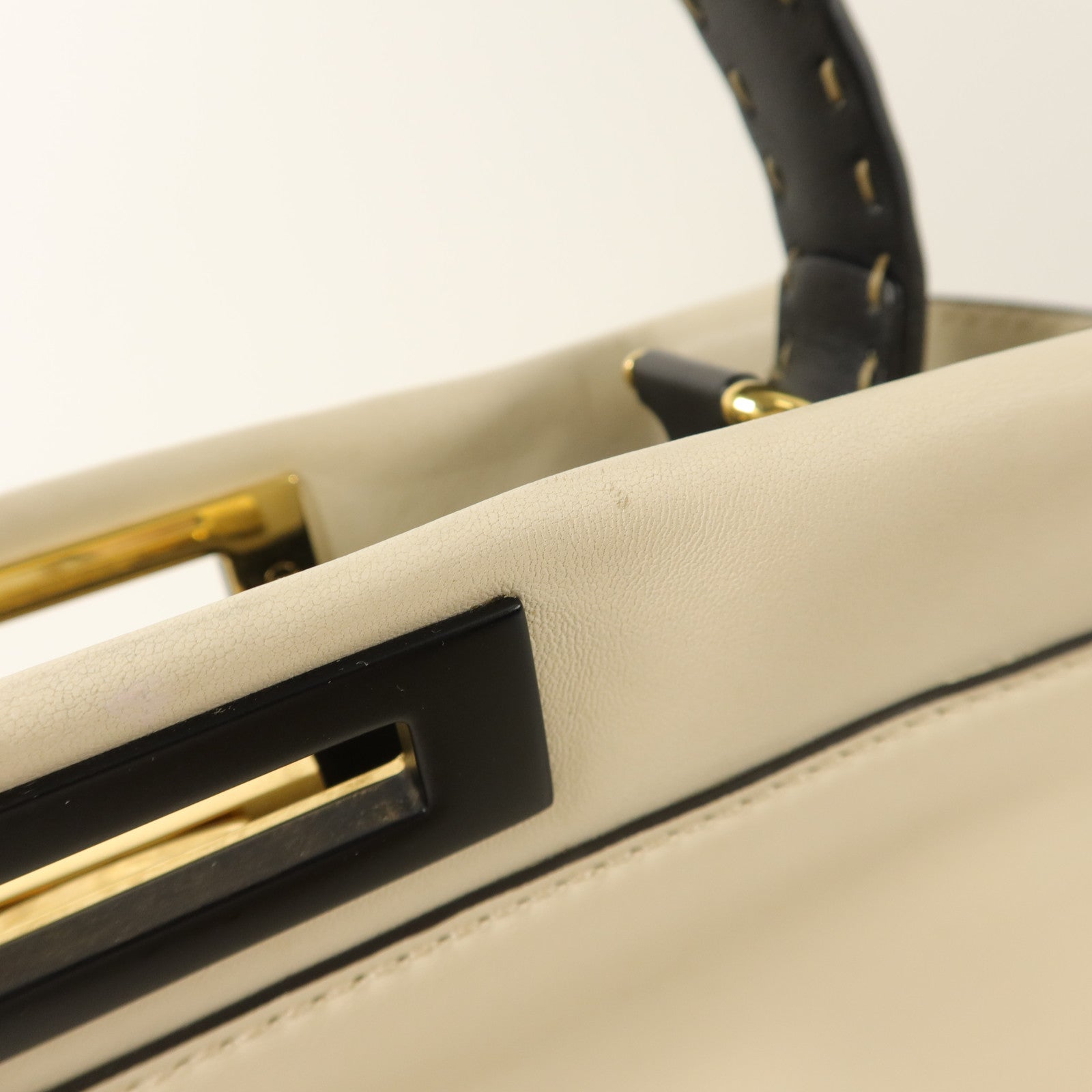 FENDI 牛皮皮革Peekaboo Medium手挽肩背兩用袋