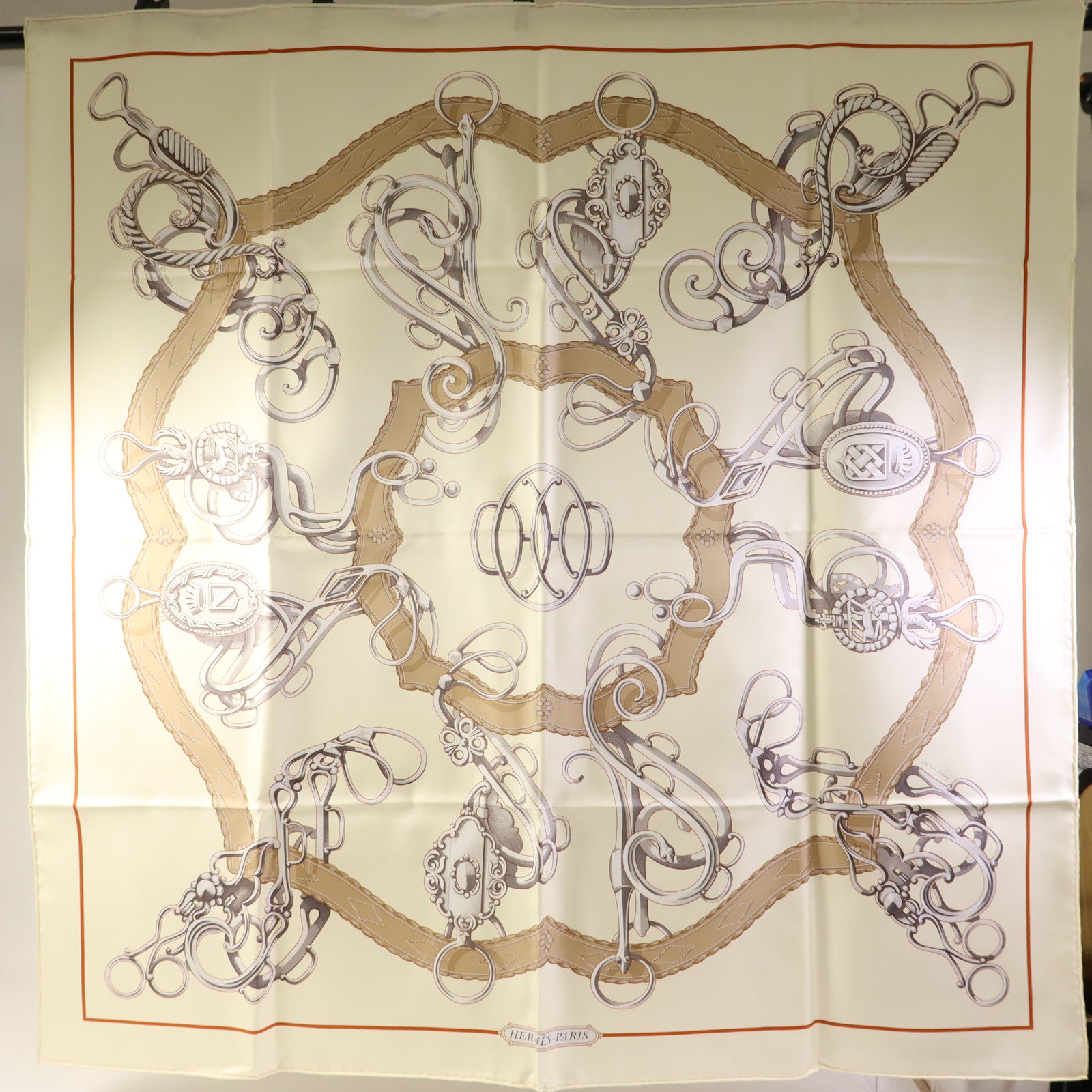 HERMES 絲質Scarf 90X90絲巾Brown/White/Beige