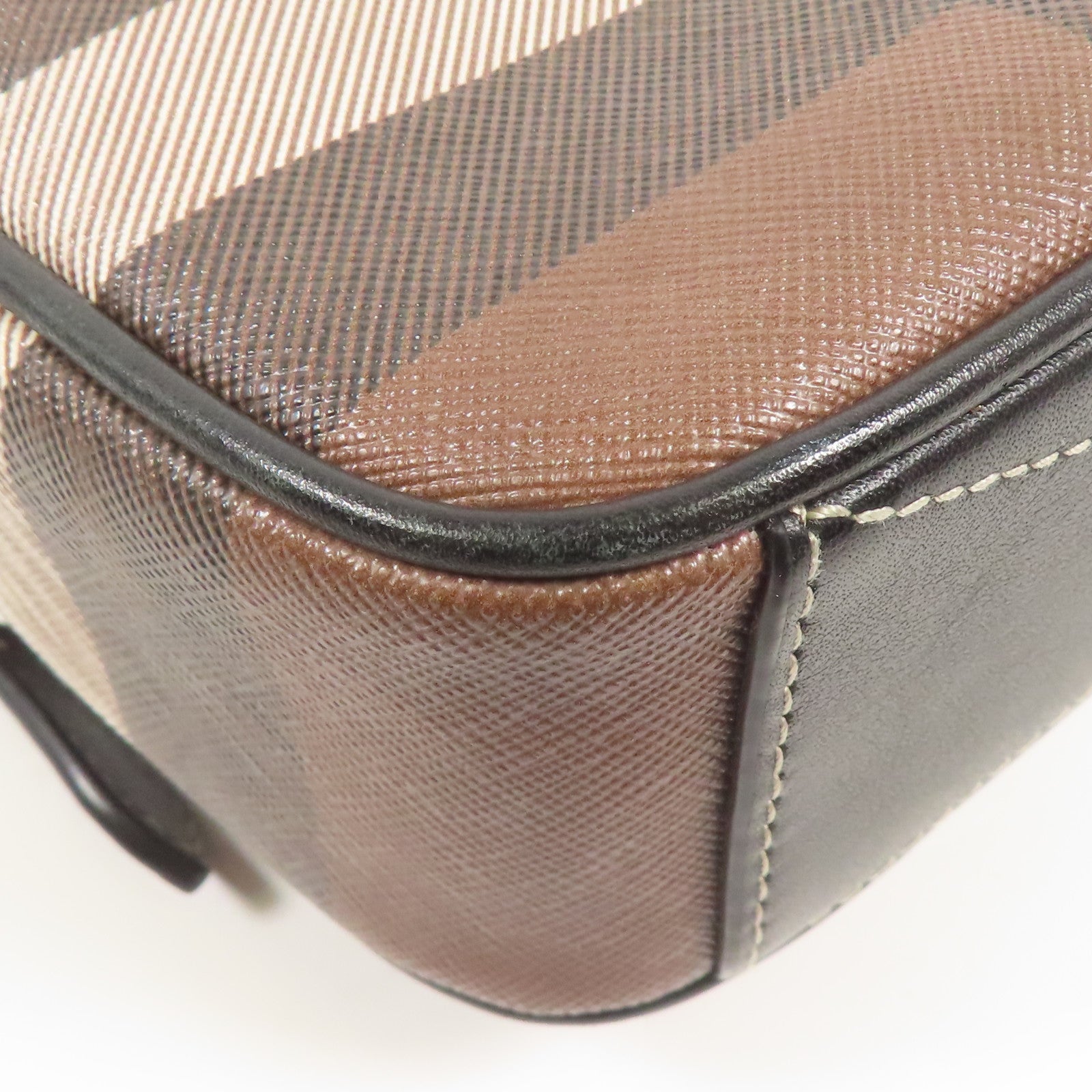 BURBERRY 塗層帆布Shoulder Bag銀扣肩背袋