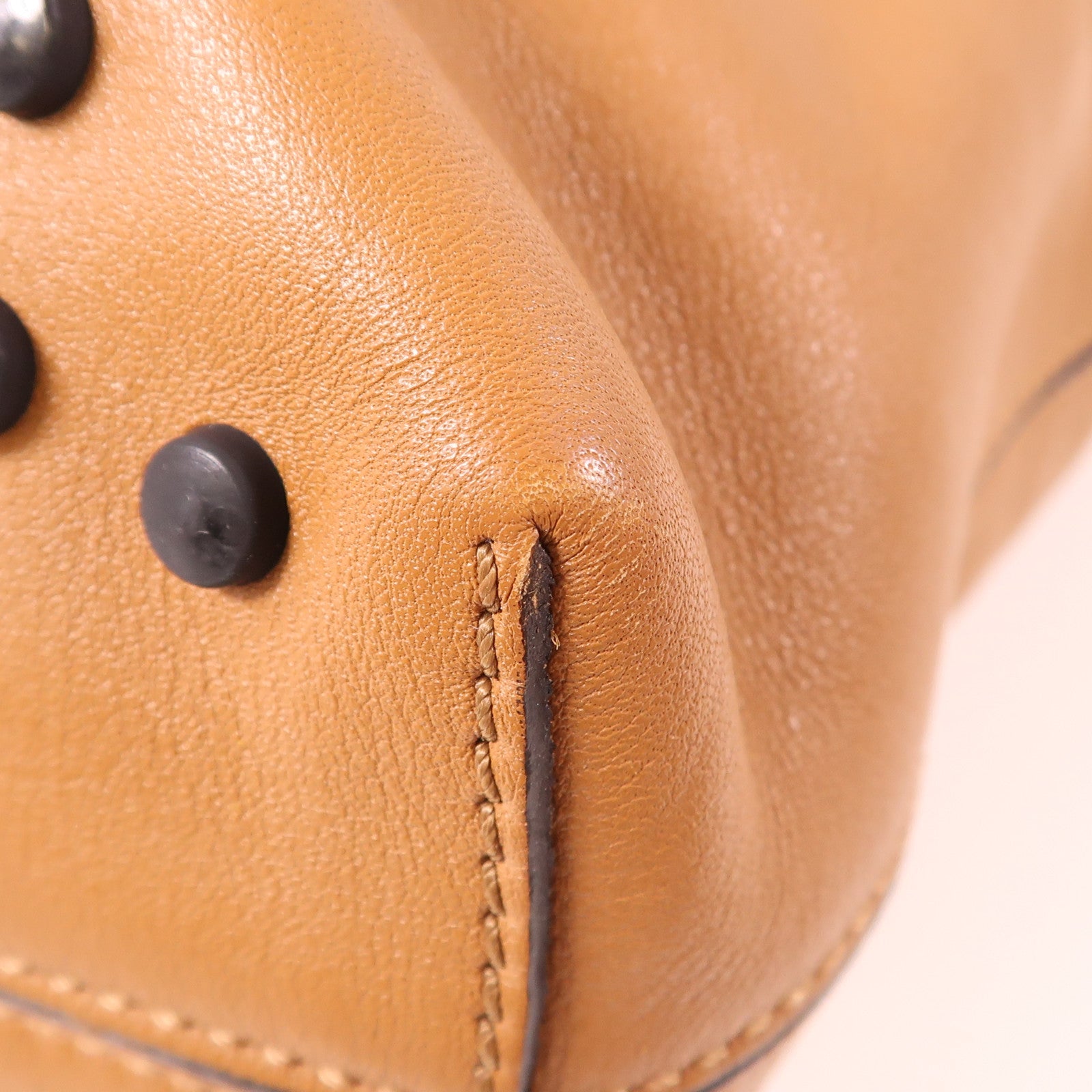 TOD'S 牛皮皮革Tote Bag銀扣肩背袋