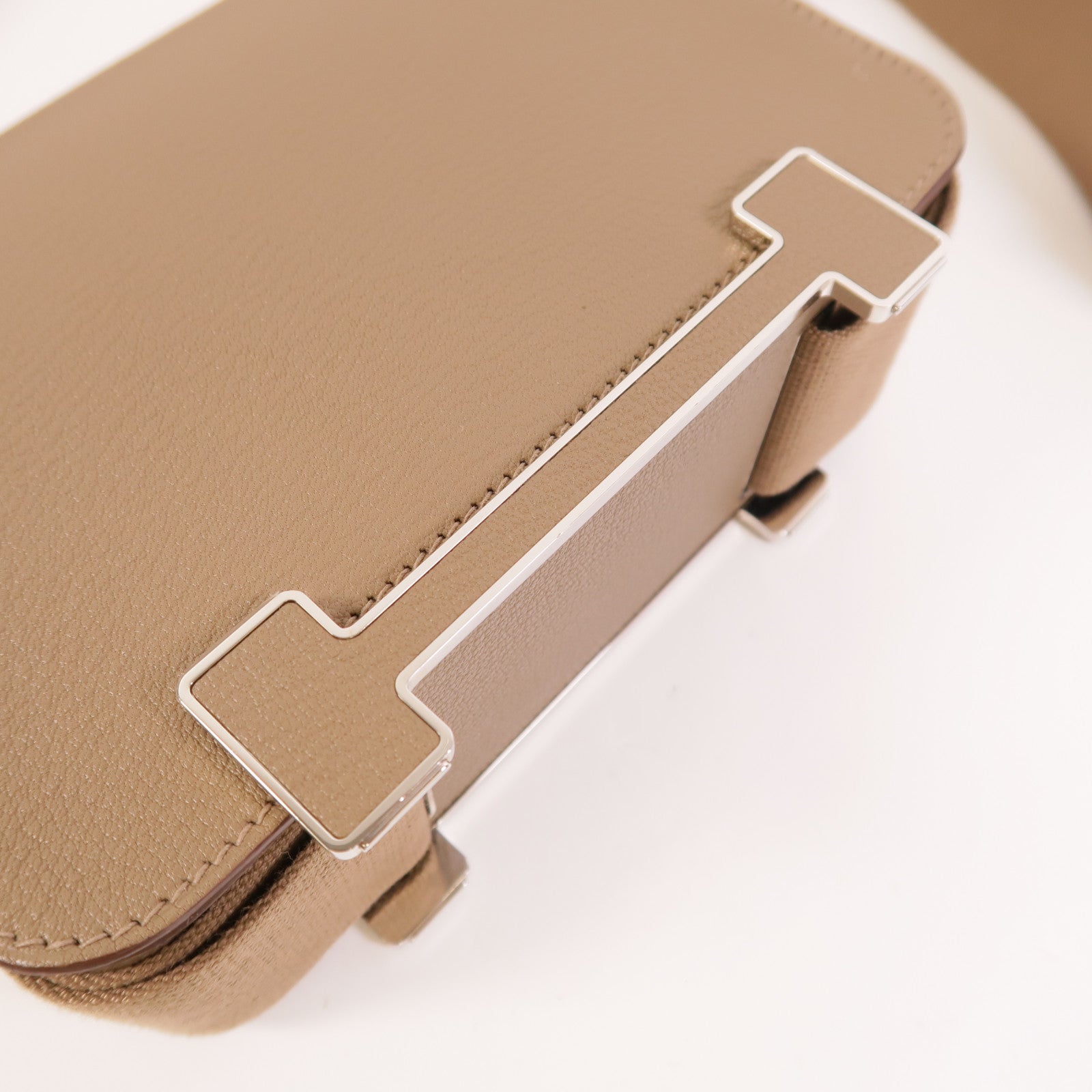 HERMES Chevre皮革Geta肩背袋Etoupe