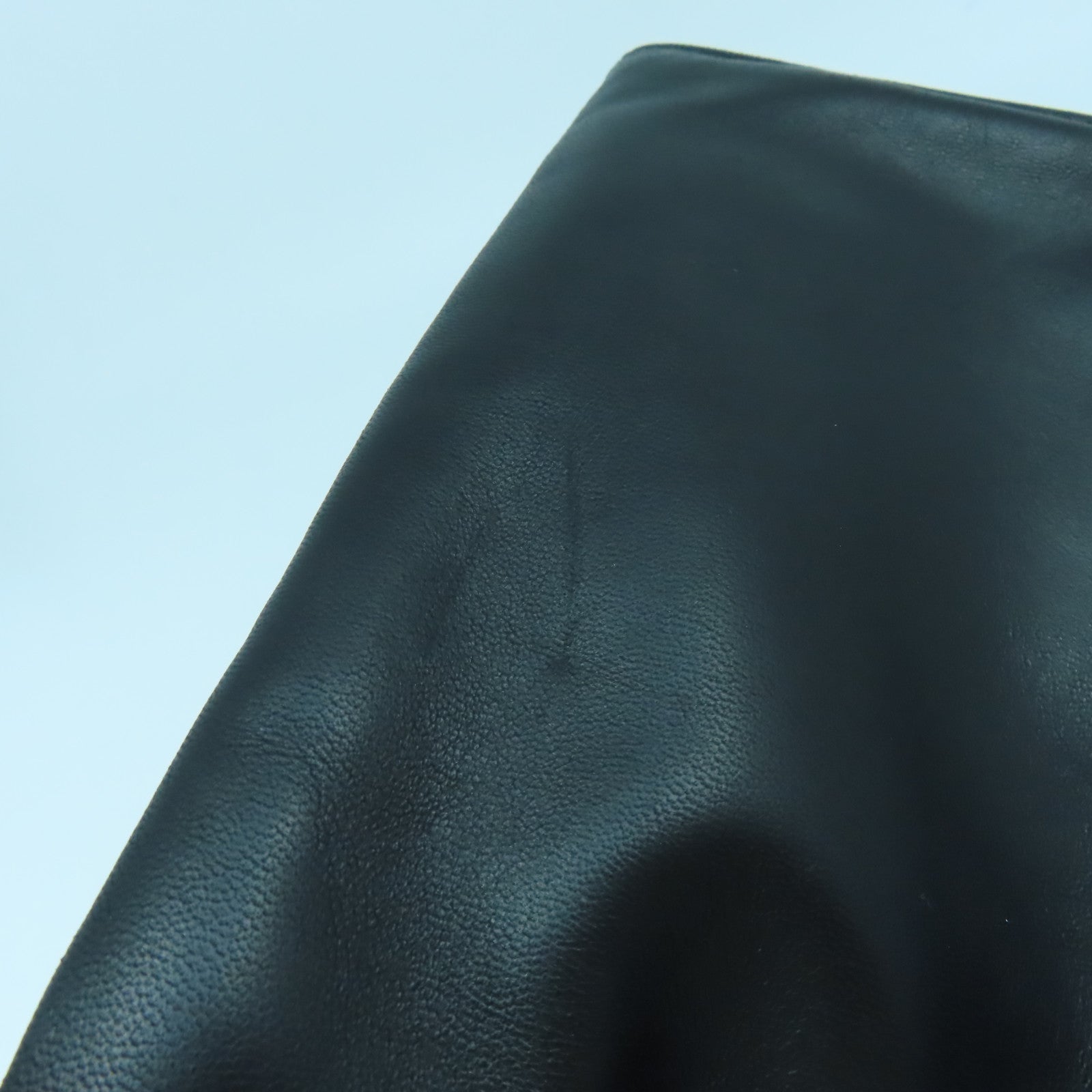 Salvatore Ferragamo 【激減優惠】牛皮皮革Clutch Bag金扣手拿包黑色