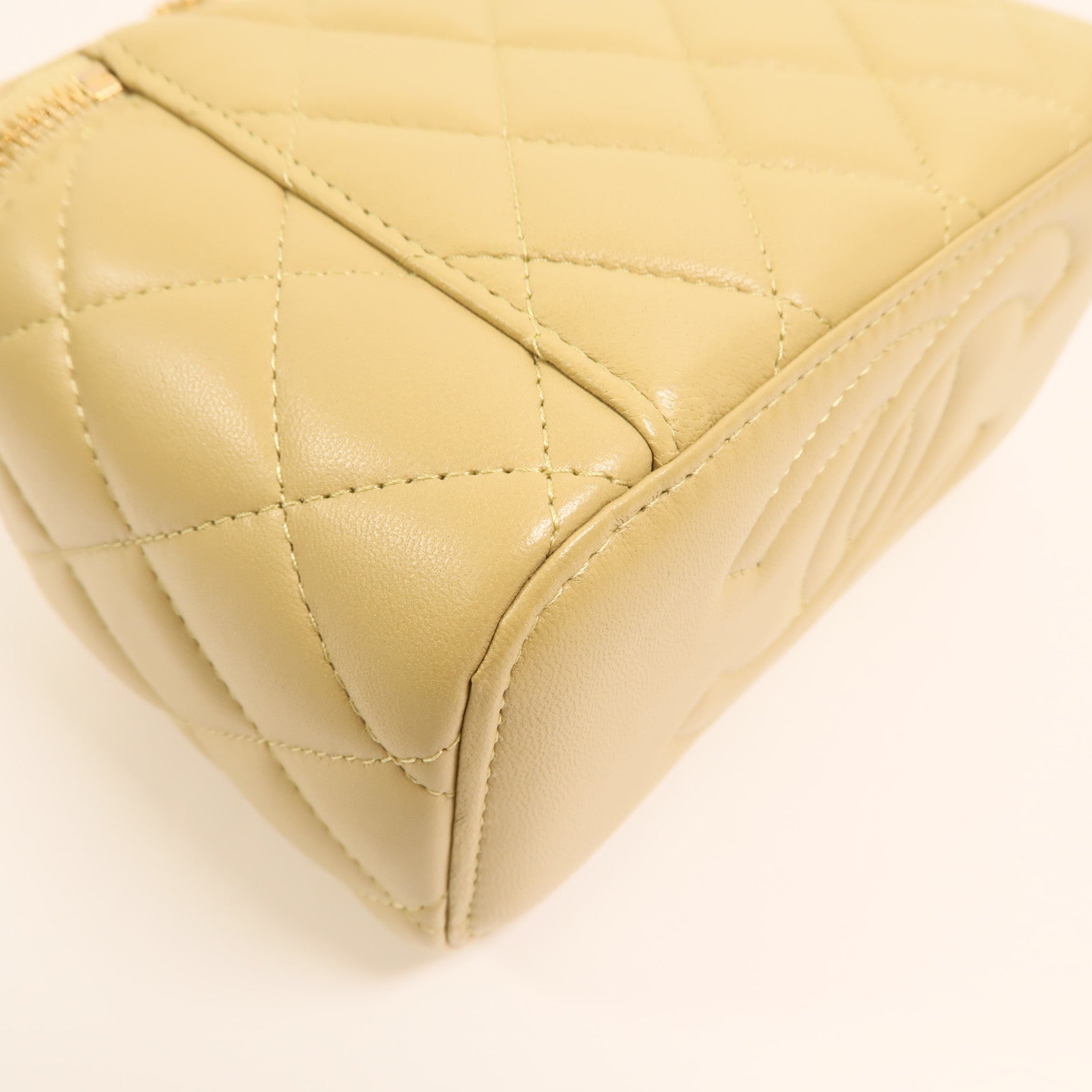 CHANEL 羊皮皮革Vanity Case鏈帶肩背袋