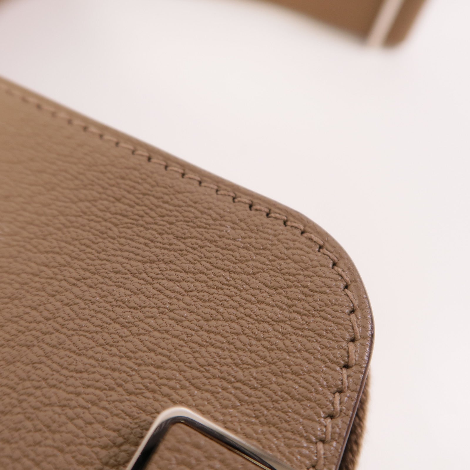 HERMES Chevre皮革Geta肩背袋Etoupe