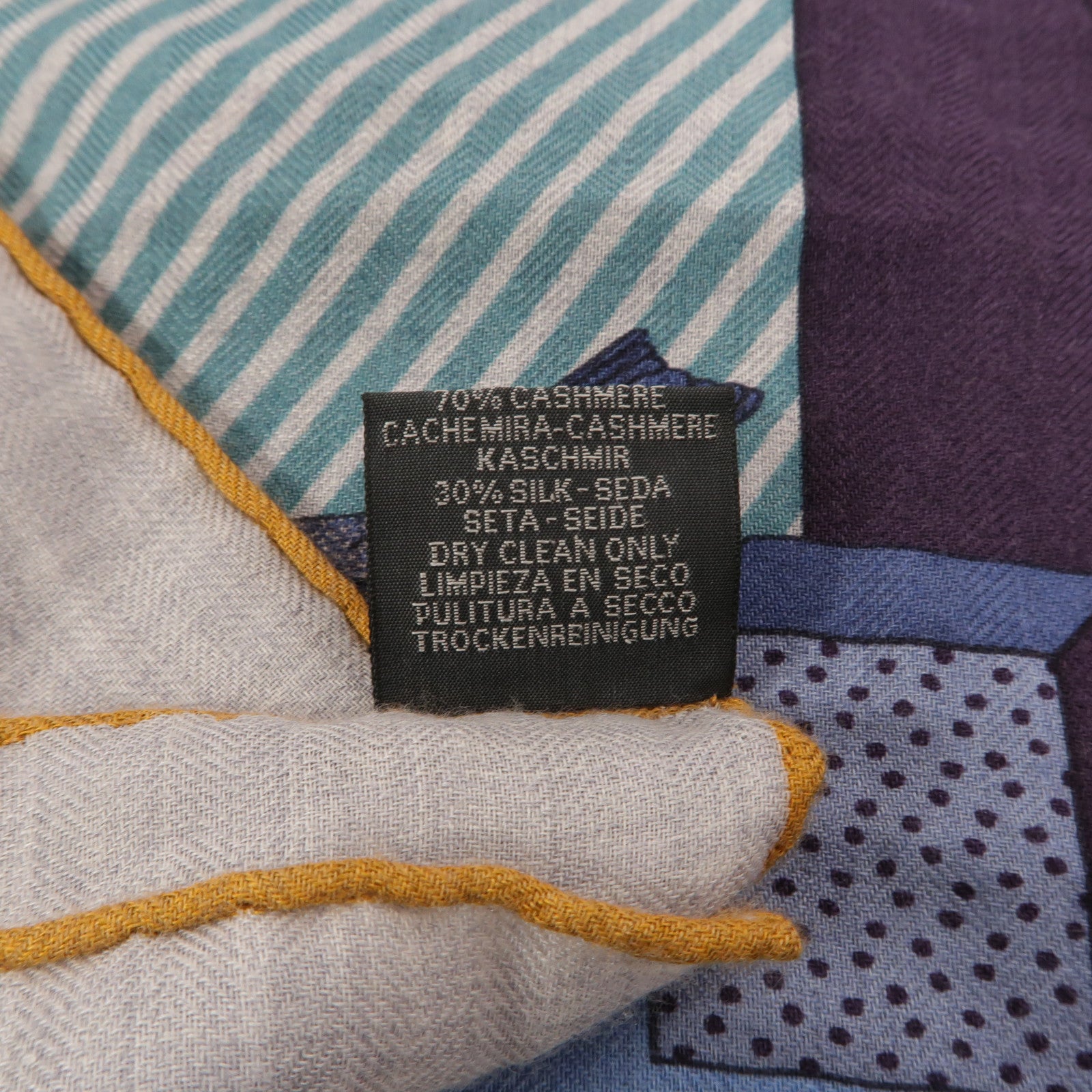 HERMES 羊絨/絲質Scarf 140X140絲巾