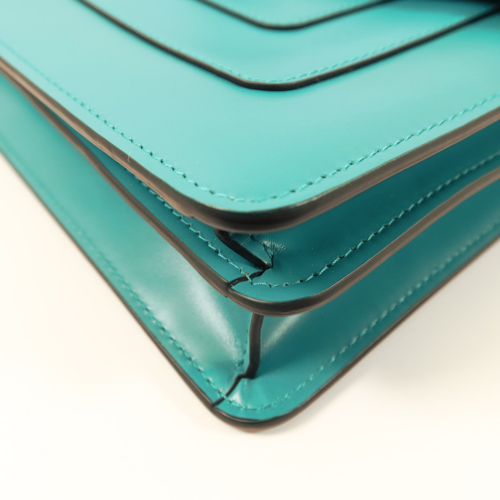 BVLGARI 牛皮皮革Serpenti Forever金扣鏈帶肩背袋