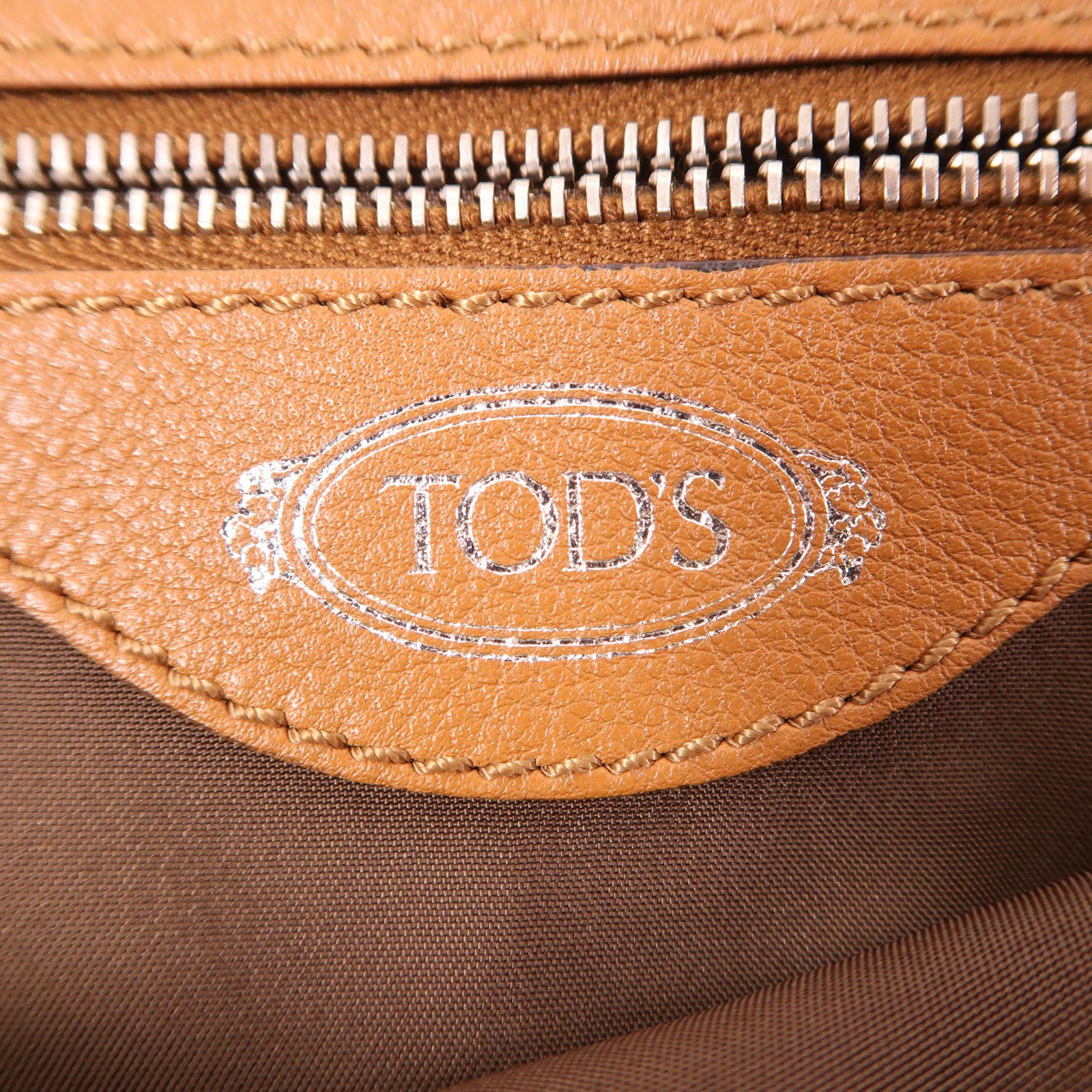 TOD'S 牛皮皮革Tote Bag銀扣肩背袋