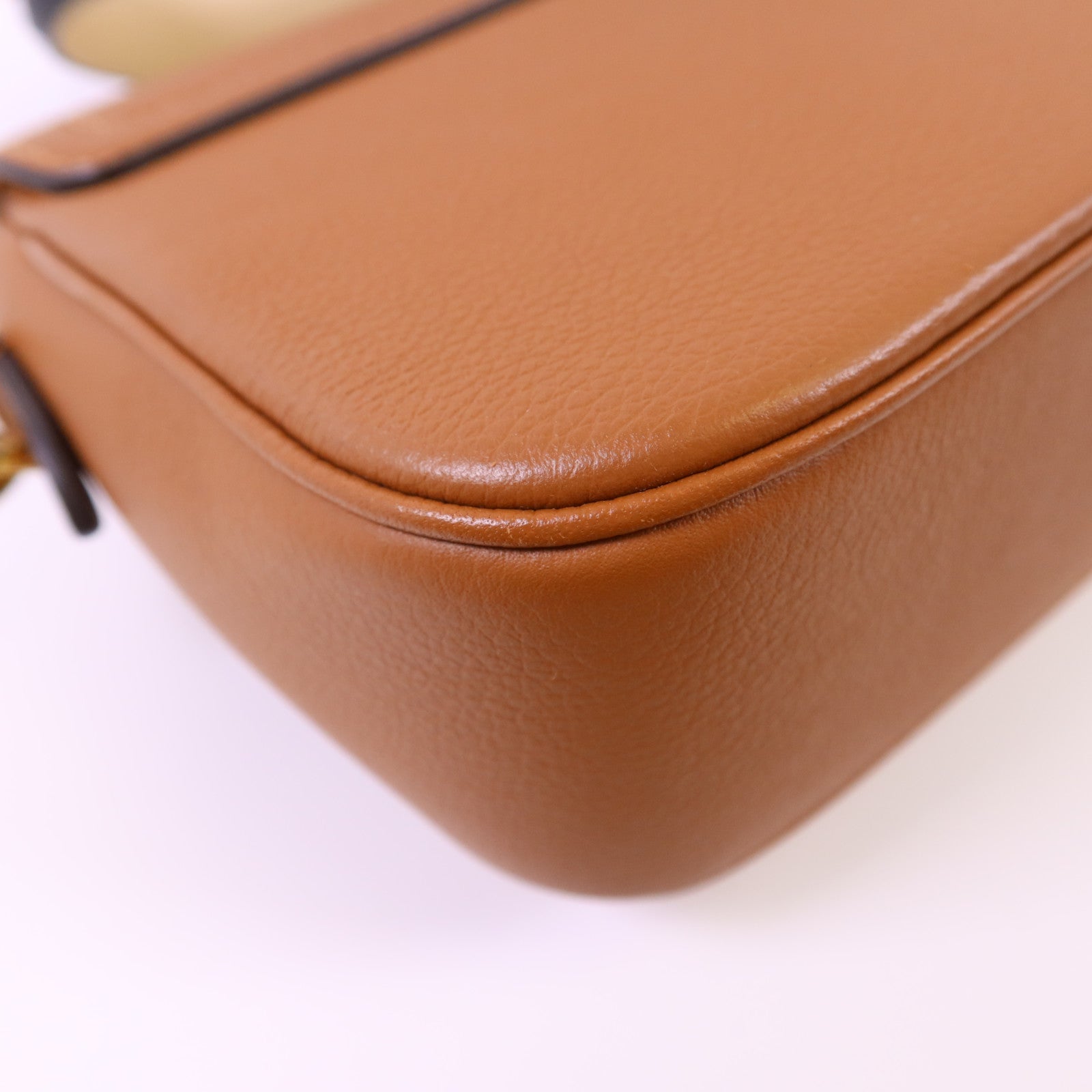 LOUIS VUITTON 牛皮皮革Lockme Tender金扣肩背袋