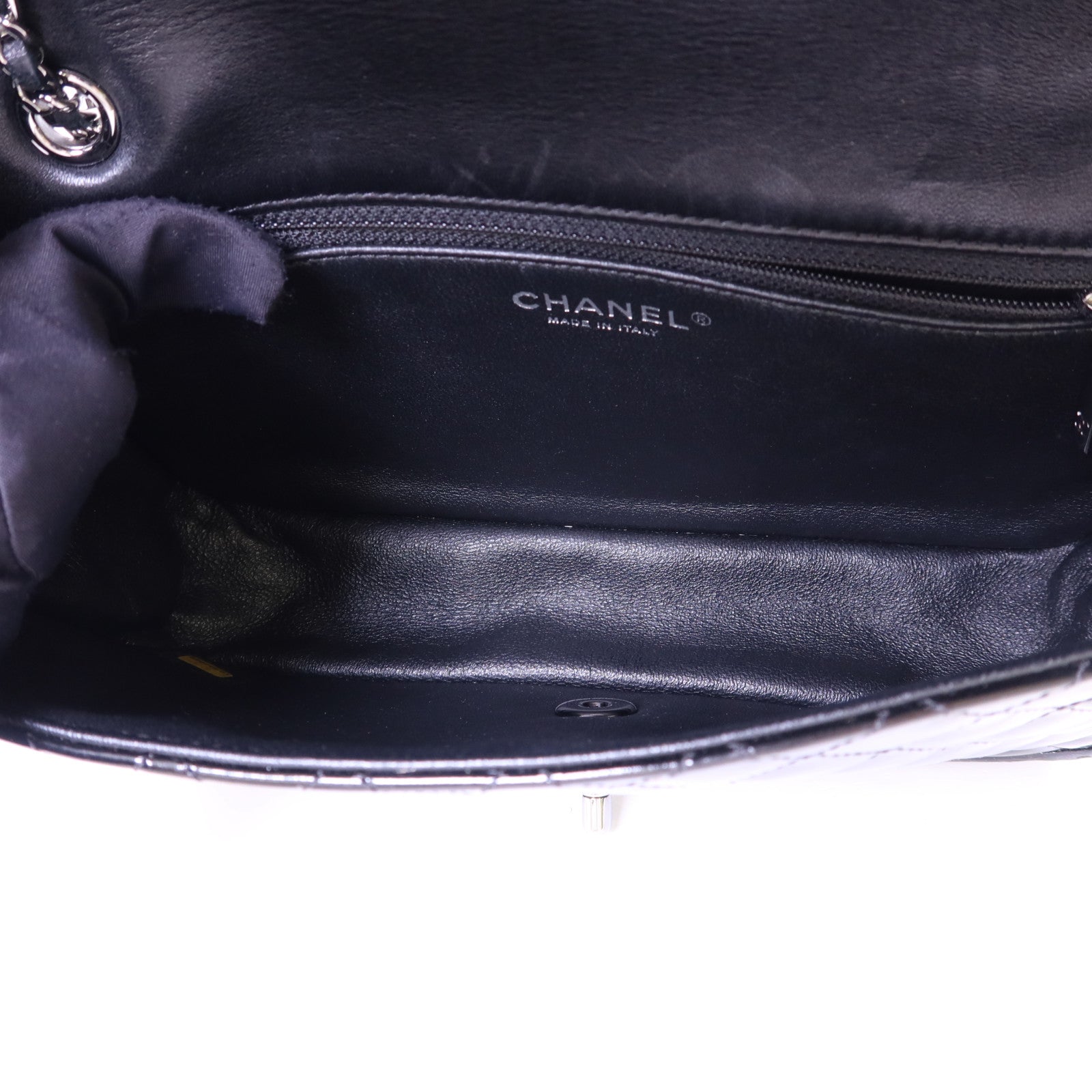 CHANEL 漆皮皮革Chain Shoulder Bag銀扣鏈帶肩背袋
