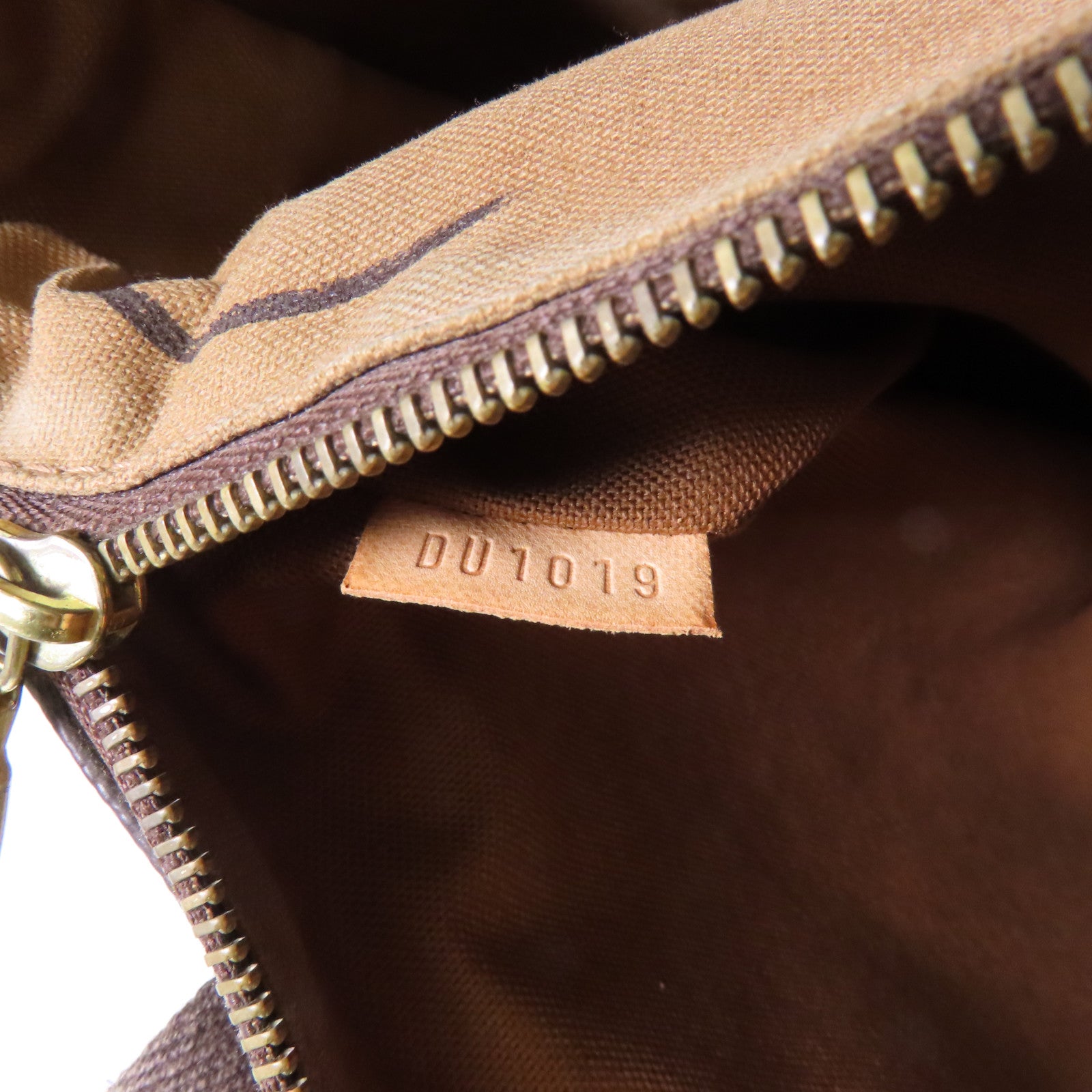 LOUIS VUITTON 【激減優惠】Monogram Beaubourg金扣手挽袋啡色