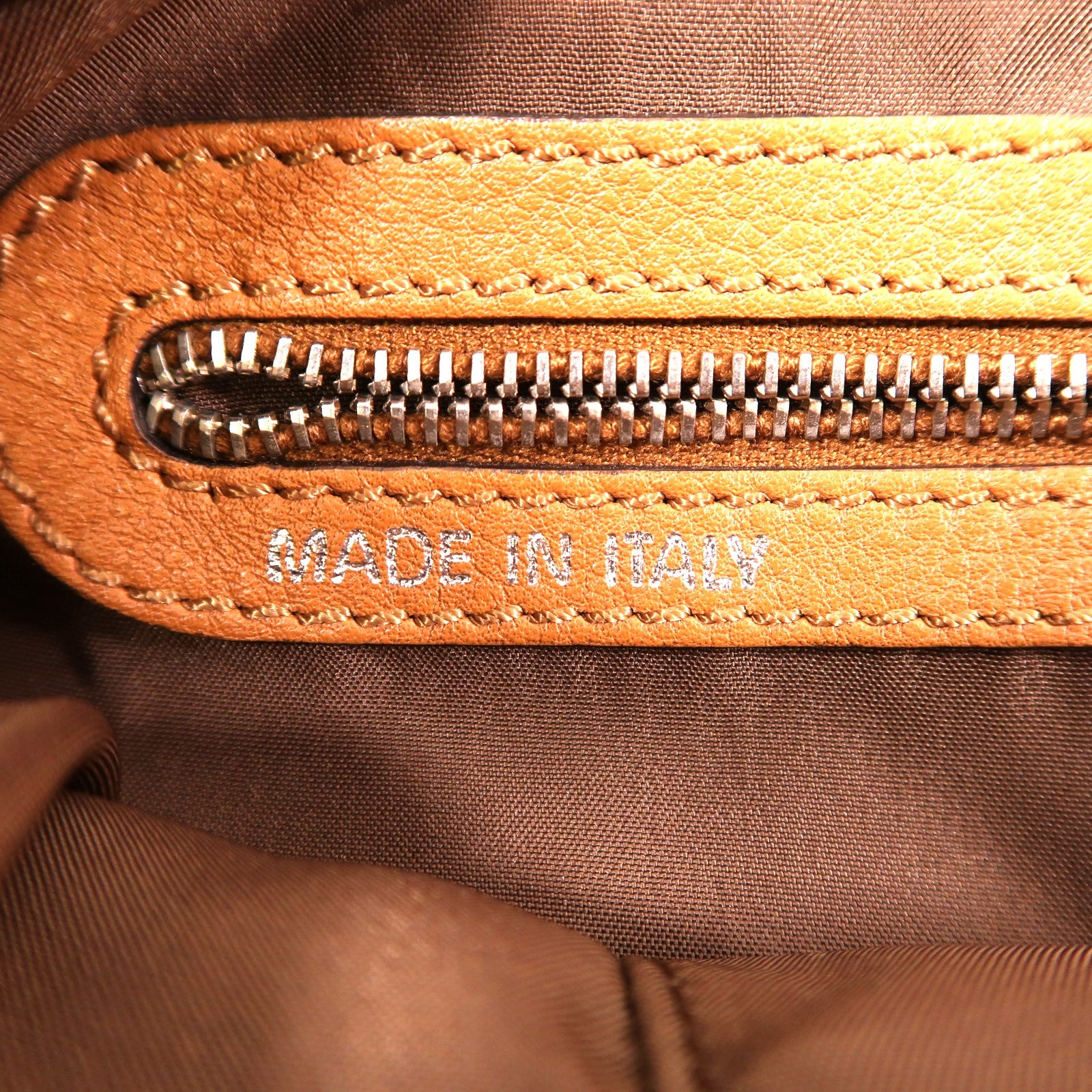 TOD'S 牛皮皮革Tote Bag銀扣肩背袋