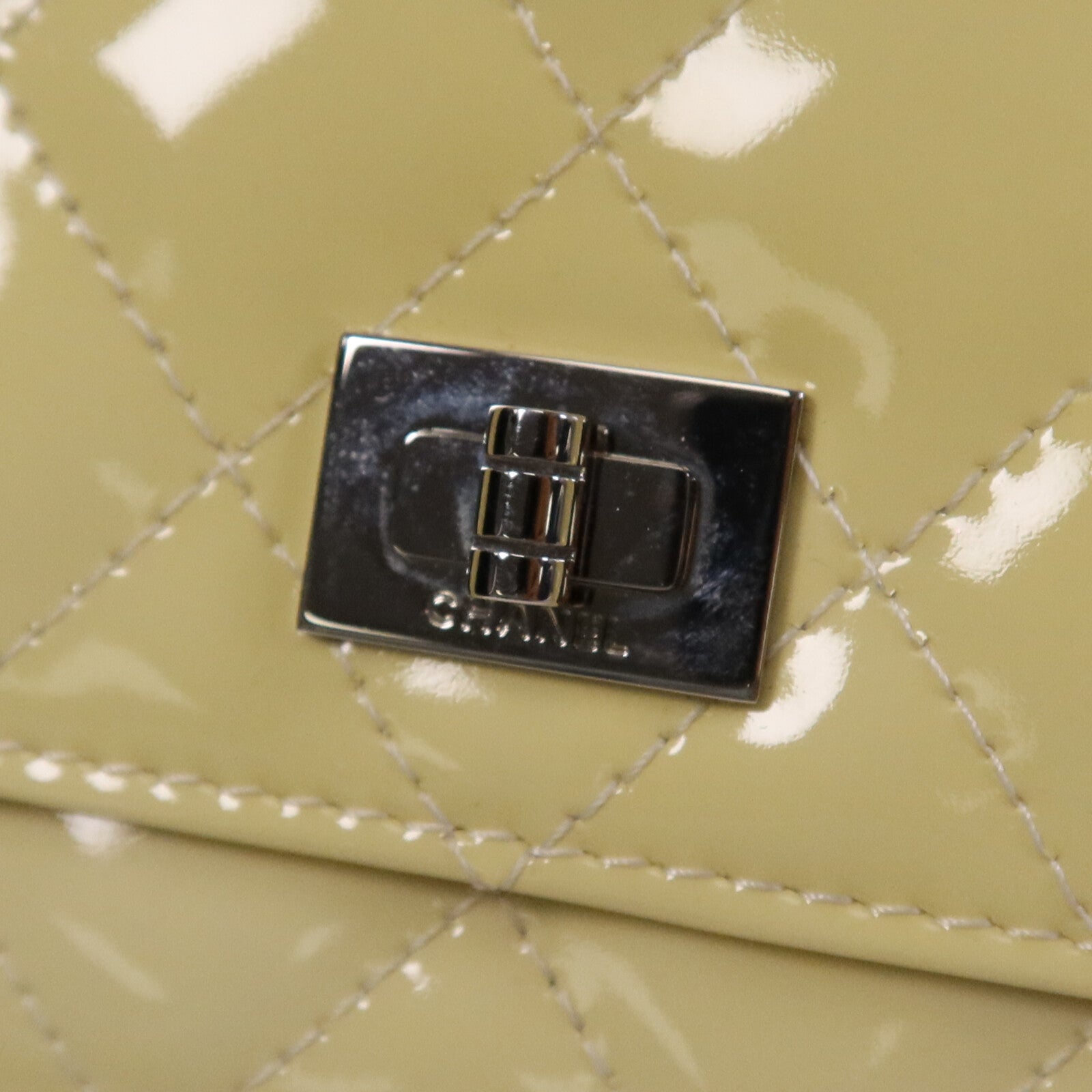 CHANEL 漆皮皮革WOC Wallet On Chain銀扣鏈帶肩背袋