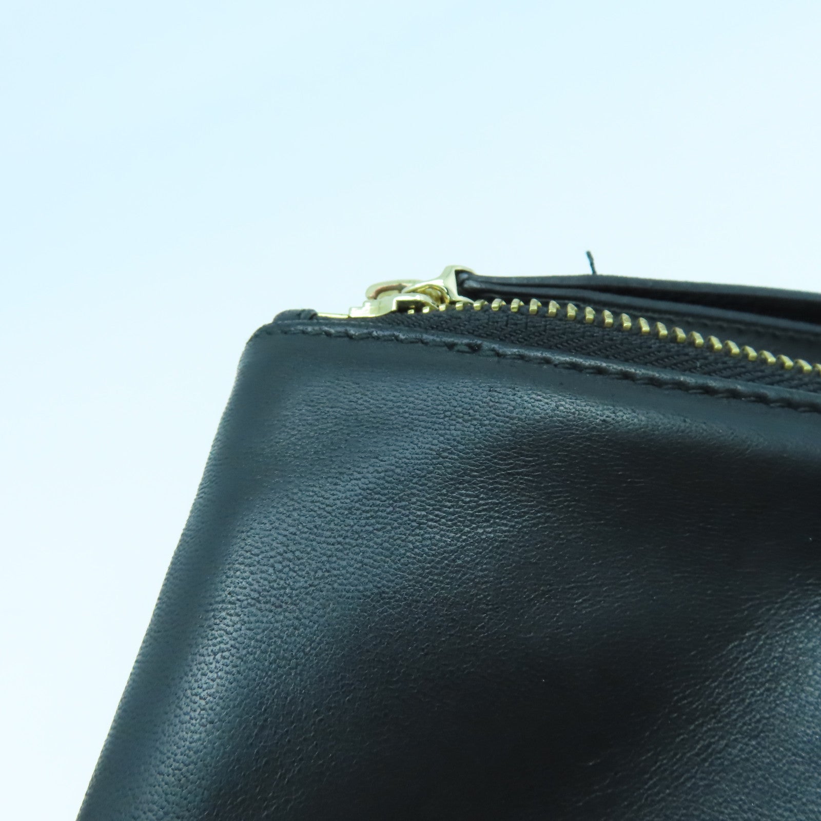 Salvatore Ferragamo 【激減優惠】牛皮皮革Clutch Bag金扣手拿包黑色