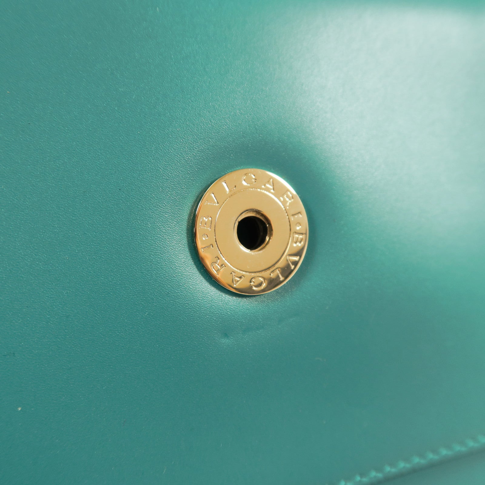 BVLGARI 牛皮皮革Serpenti Forever金扣鏈帶肩背袋