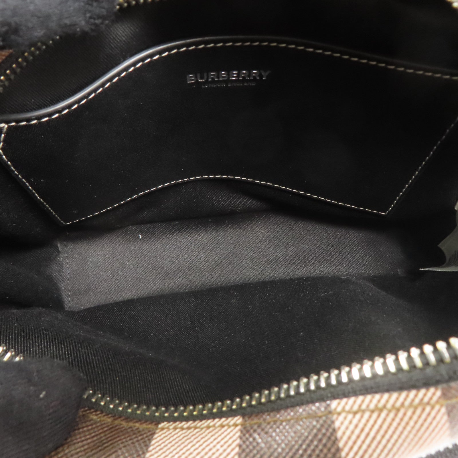 BURBERRY 塗層帆布Shoulder Bag銀扣肩背袋