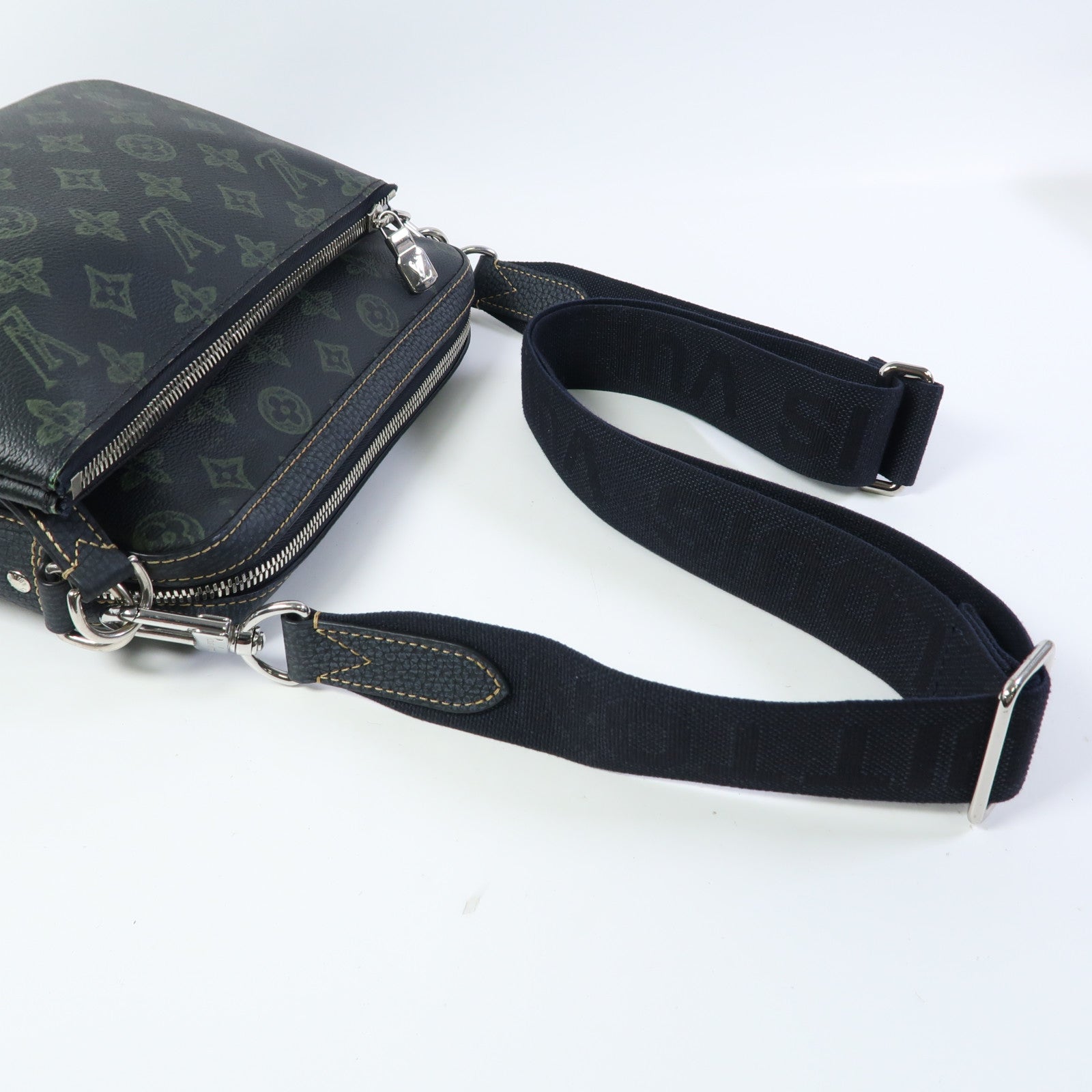 LOUIS VUITTON Monogram Trio Messenger銀扣肩背袋