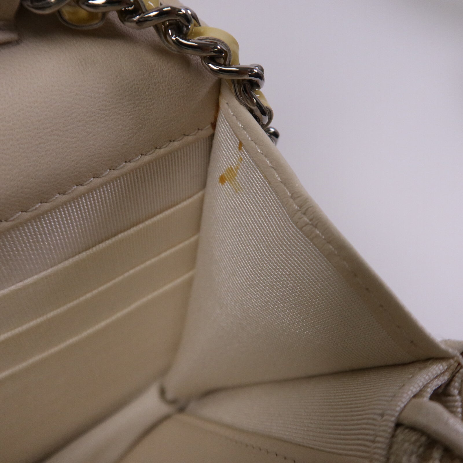 CHANEL 漆皮皮革WOC Wallet On Chain銀扣鏈帶肩背袋