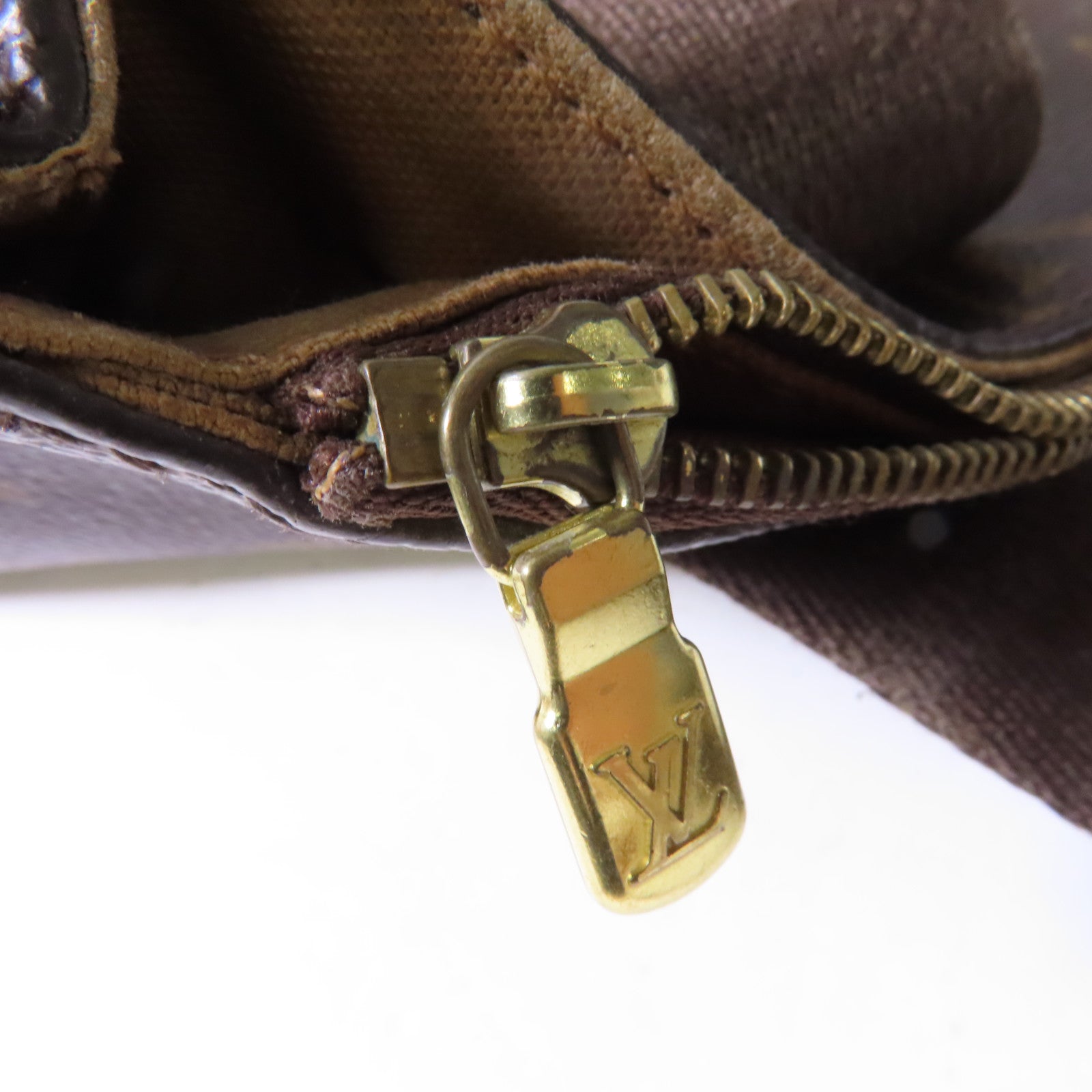 LOUIS VUITTON 【激減優惠】Monogram Beaubourg金扣手挽袋啡色