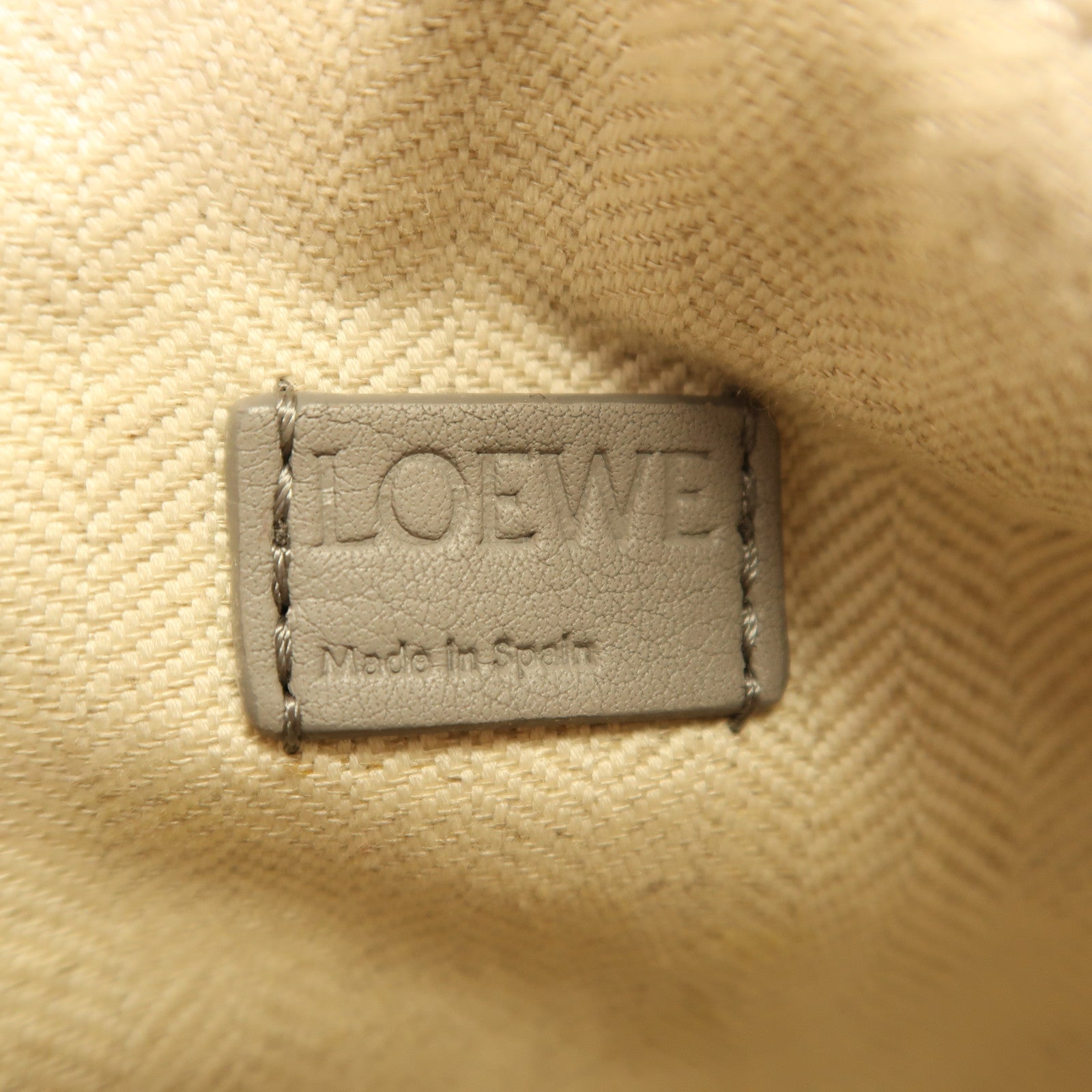 LOEWE 牛皮皮革Mini Puzzle銀扣手挽肩背兩用袋