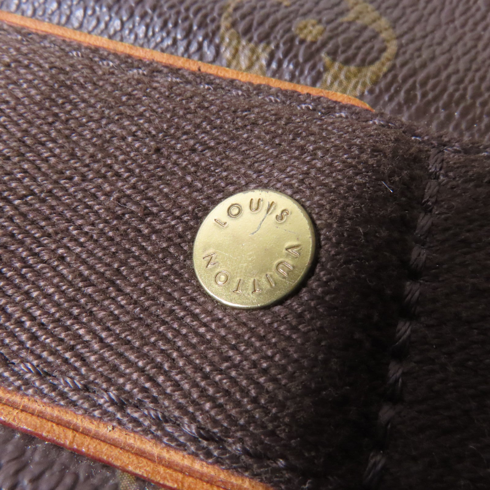 LOUIS VUITTON 【激減優惠】Monogram Beaubourg金扣手挽袋啡色