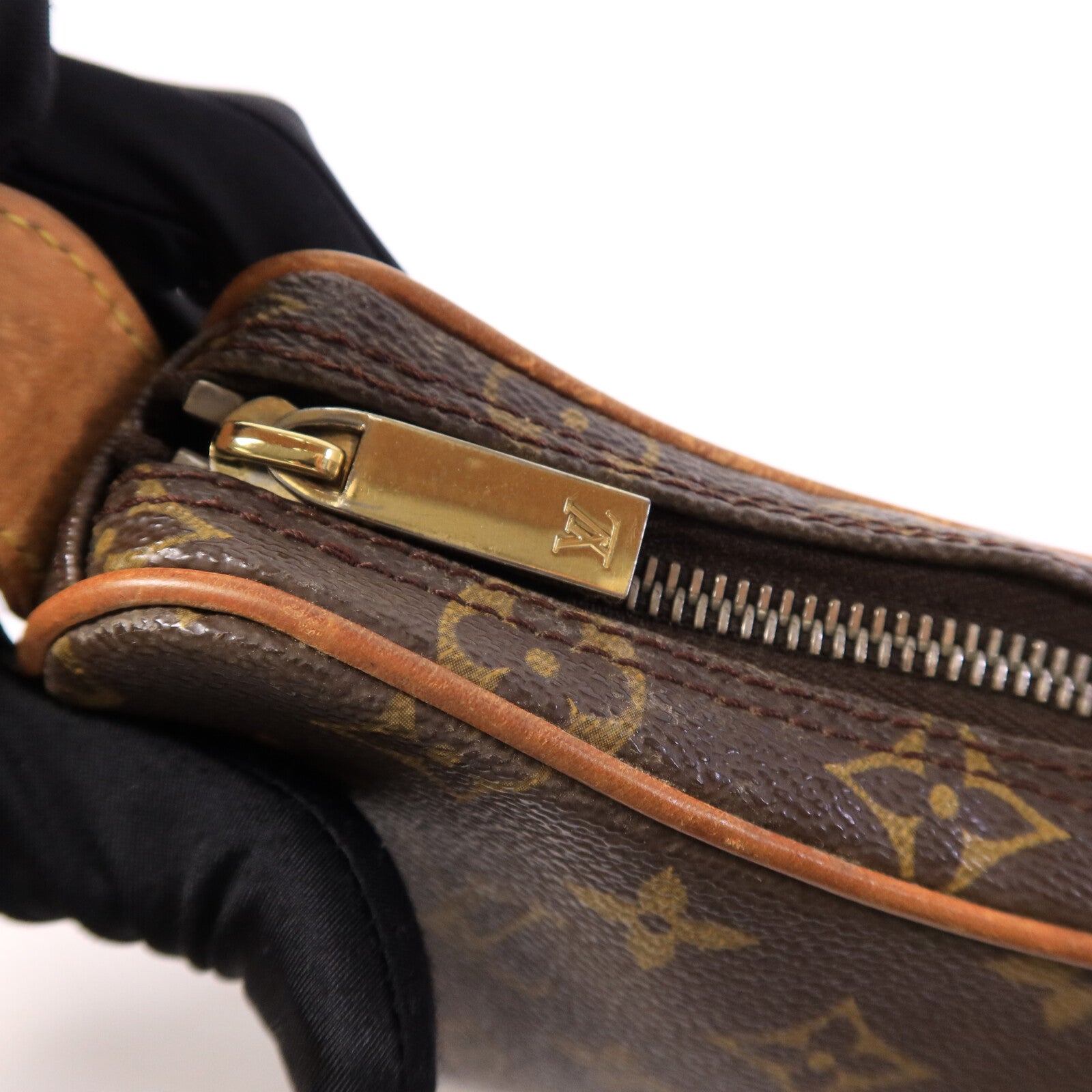 LOUIS VUITTON Monogram Pochette Croissant金扣肩背袋棕色