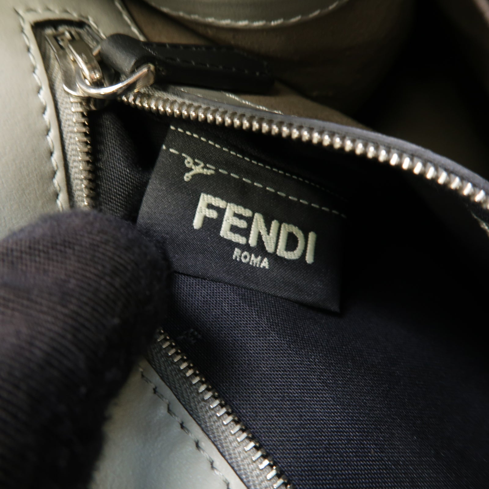 FENDI 牛皮皮革2 Way Bag銀扣手挽肩背兩用袋灰色