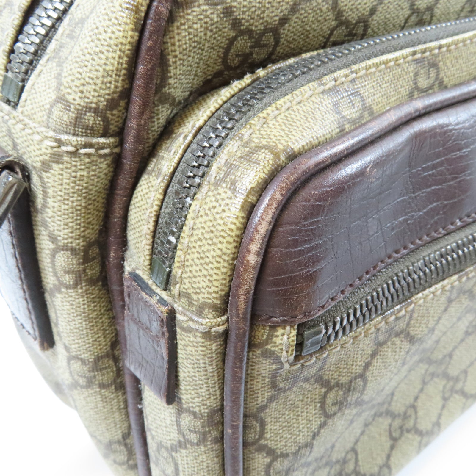 GUCCI 塗層帆布GG Supreme銀扣肩背袋啡色