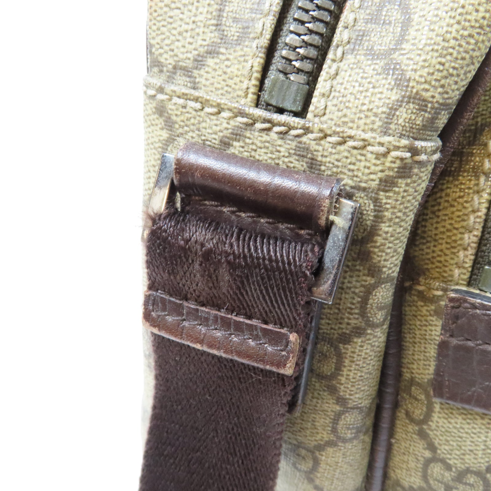 GUCCI 塗層帆布GG Supreme銀扣肩背袋啡色