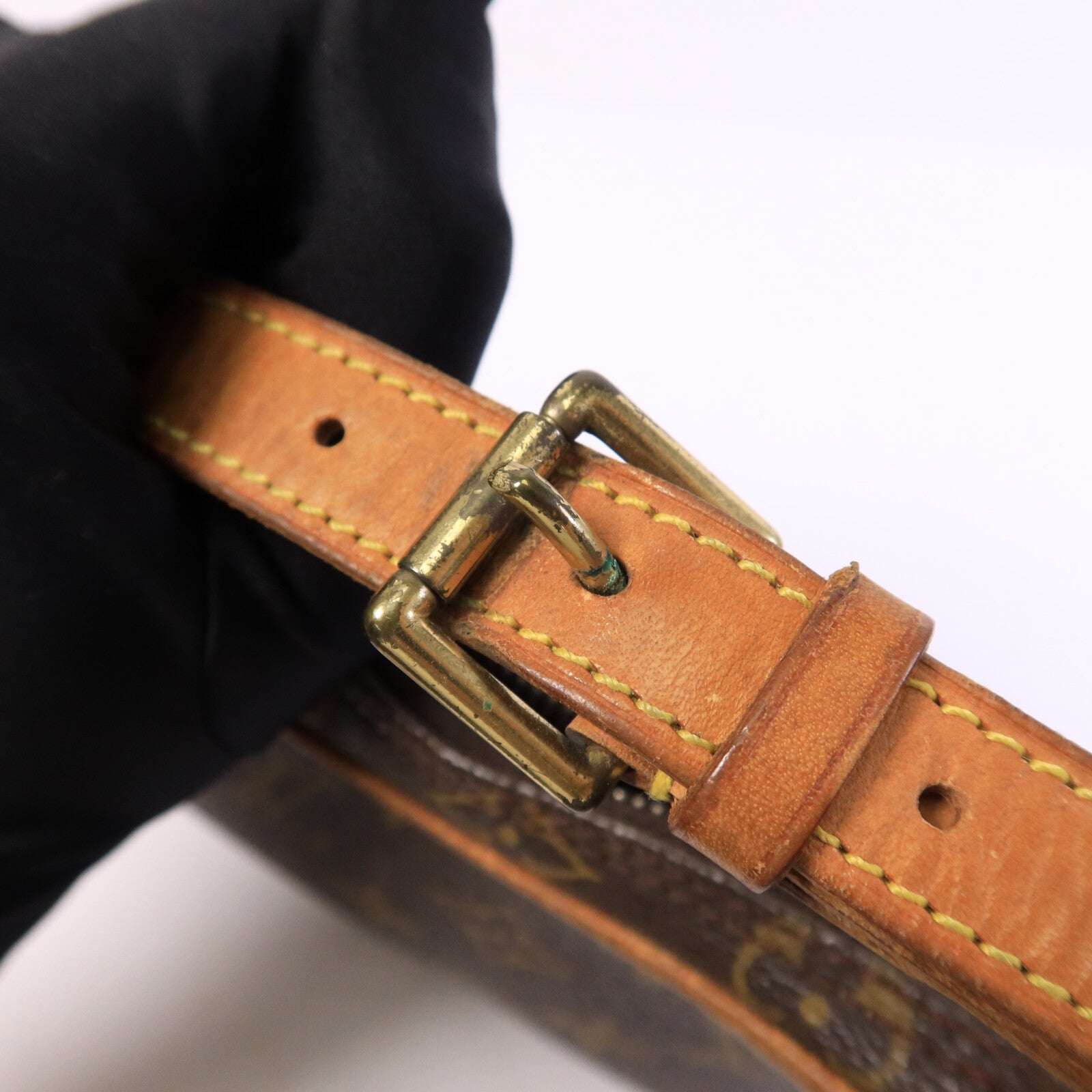 LOUIS VUITTON Monogram Pochette Croissant金扣肩背袋棕色