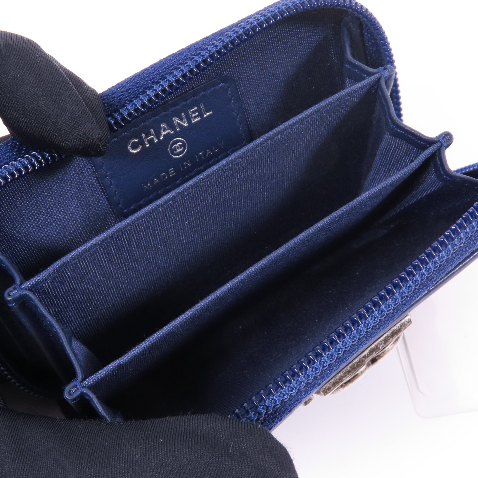 CHANEL 牛皮皮革Boy Card Case銀扣卡片套