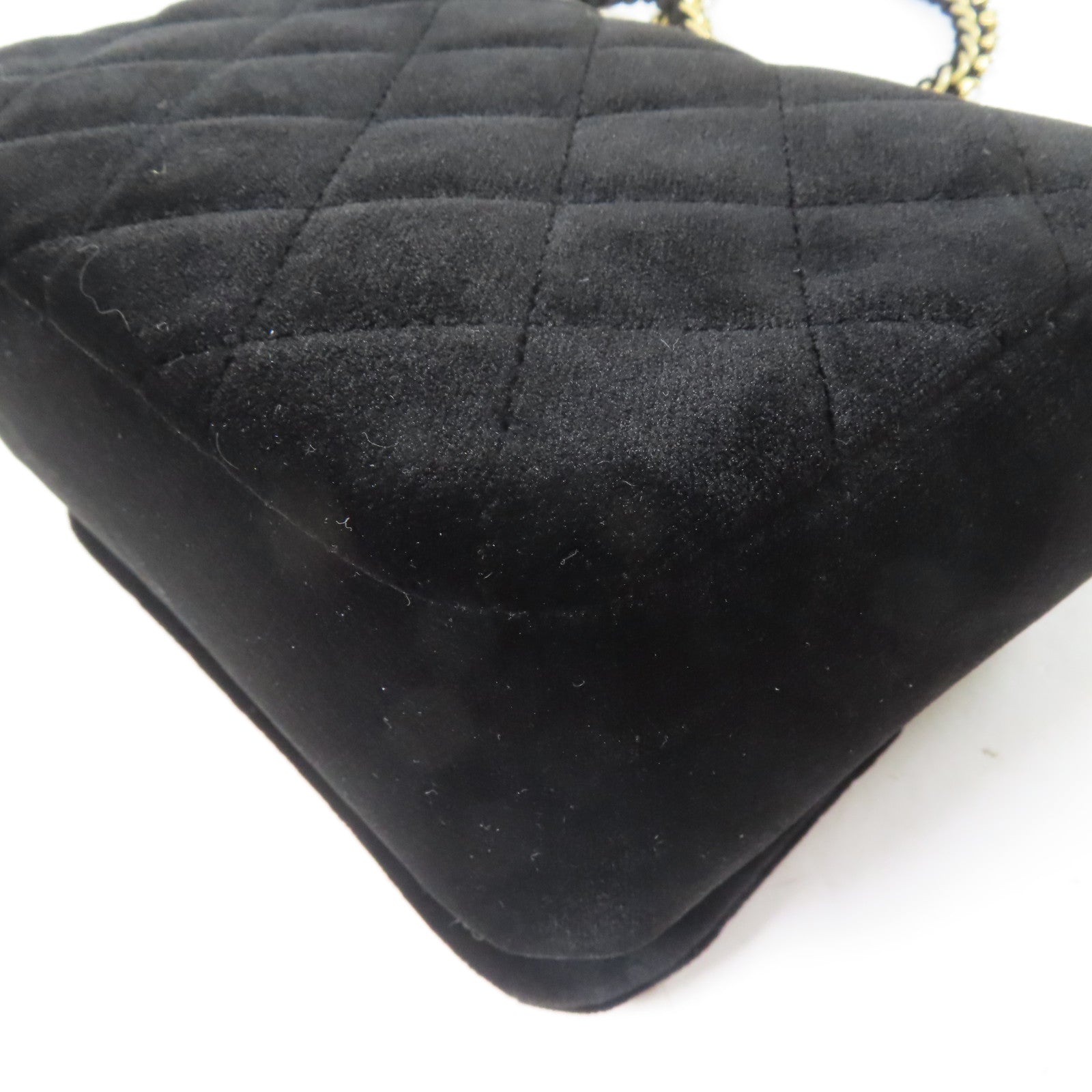 CHANEL 天鵝絨Crystal CC Mini Flap金扣鏈帶肩背袋黑色