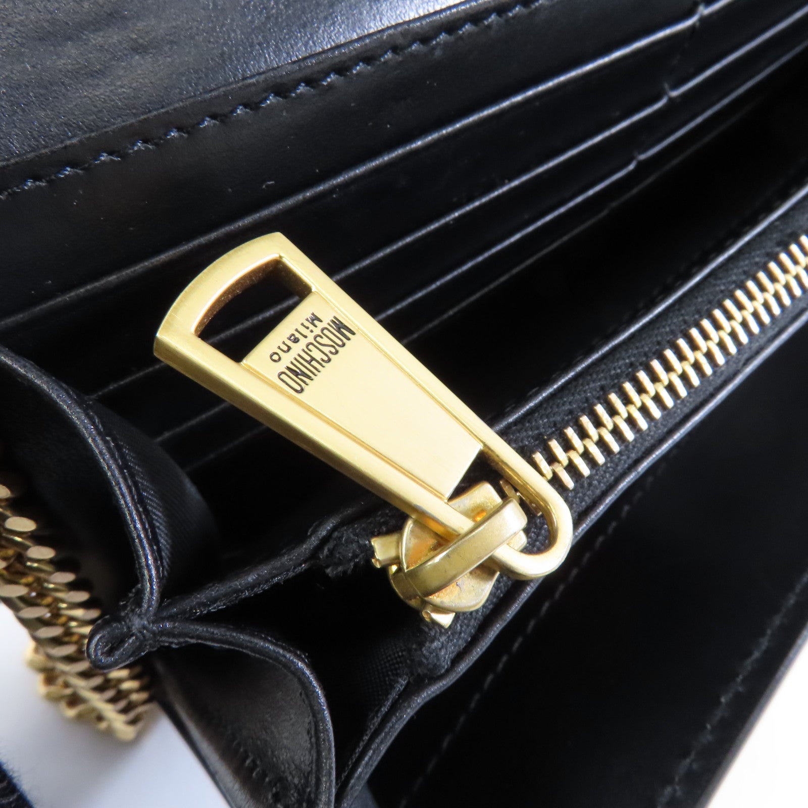 MOSCHINO 塗層帆布Chain Shoulder Bag金扣鏈帶肩背袋黑色