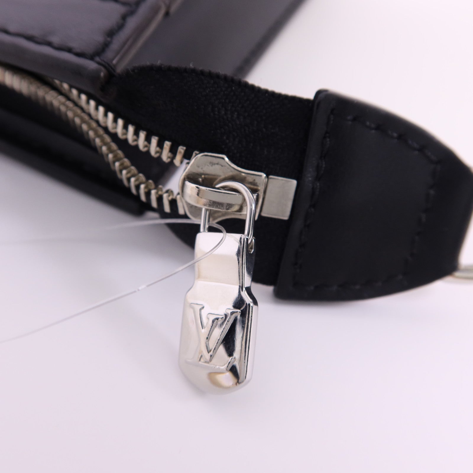 LOUIS VUITTON Monogram Macassar Gaston Wearable Wallet銀扣肩背袋