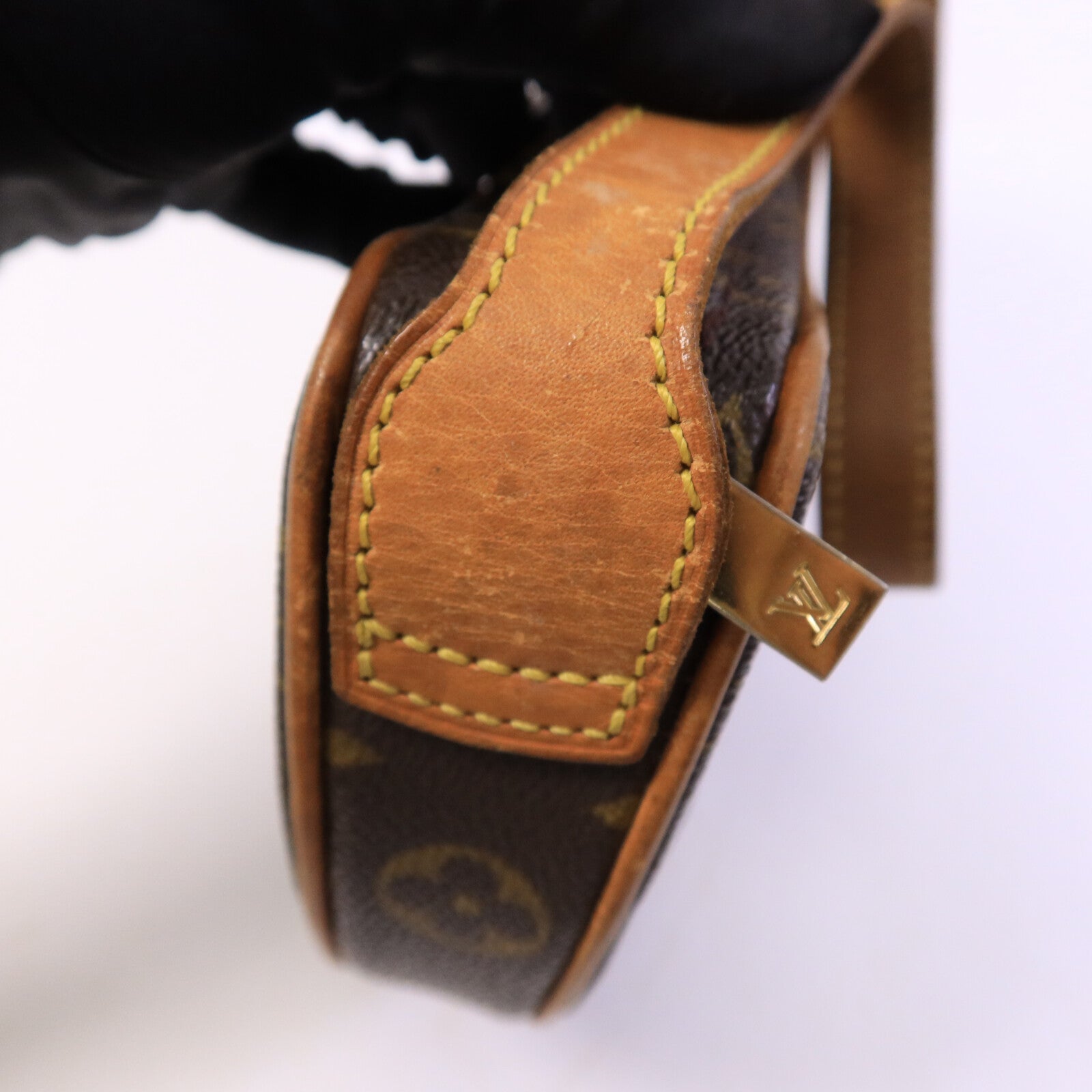 LOUIS VUITTON Monogram Pochette Croissant金扣肩背袋棕色