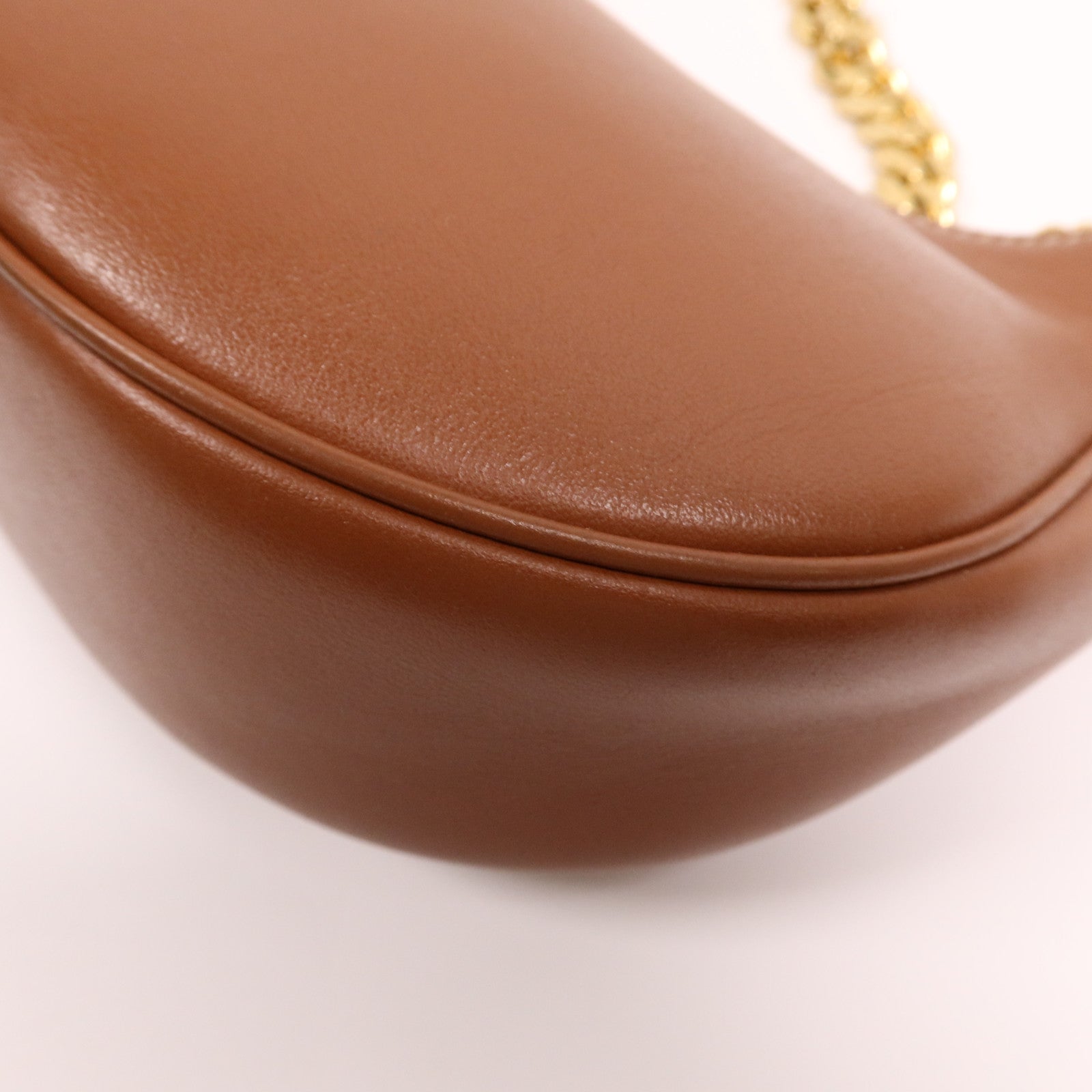CELINE 牛皮皮革Medium Ava Chain金扣鏈帶肩背袋