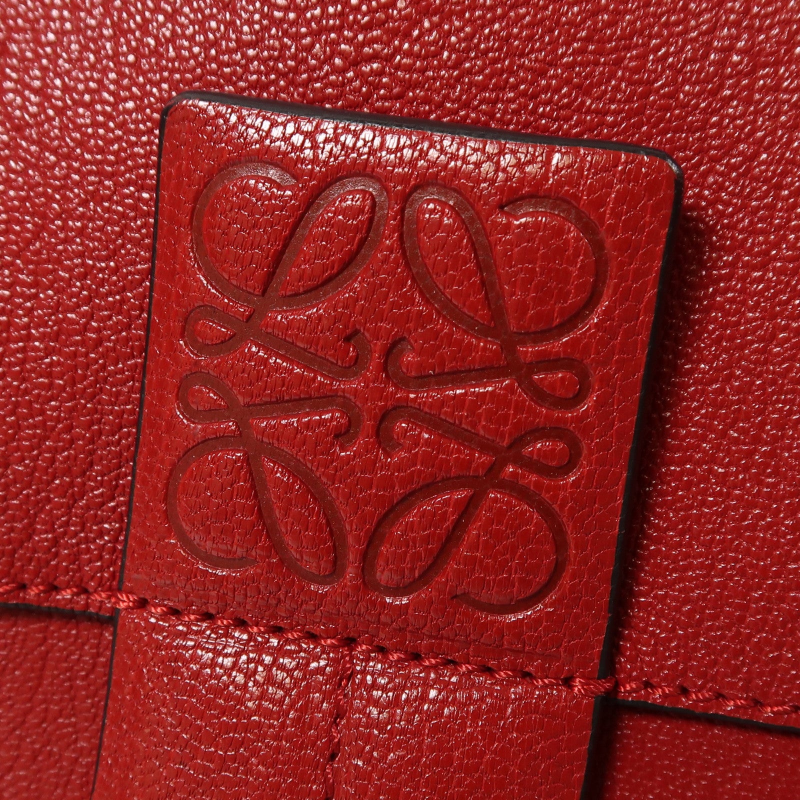 LOEWE 牛皮皮革Avenue金扣鏈帶肩背袋