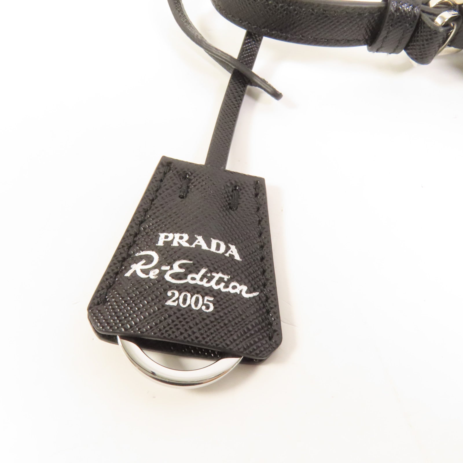 PRADA 尼龍Re-Edition 2005銀扣手挽袋