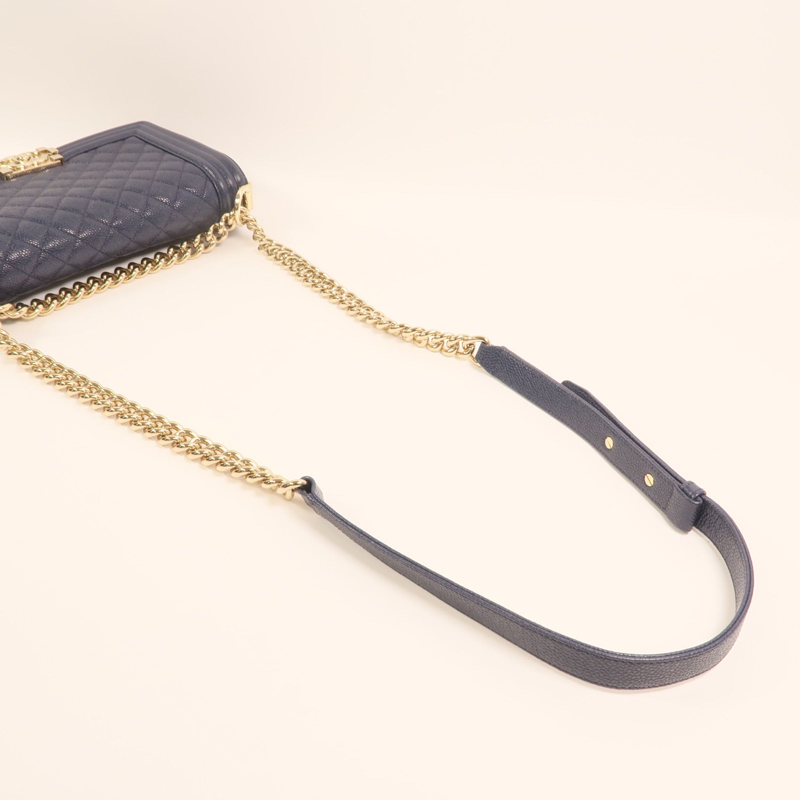 CHANEL 牛皮皮革Boy 25金扣鏈帶肩背袋