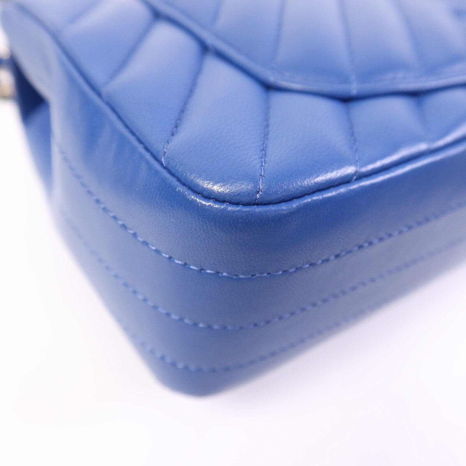 CHANEL 牛皮皮革Mini Classic 20銀扣鏈帶肩背袋