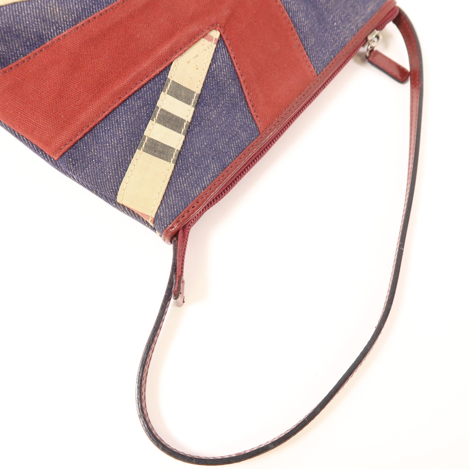 BURBERRY 帆布Pouch銀扣肩背袋