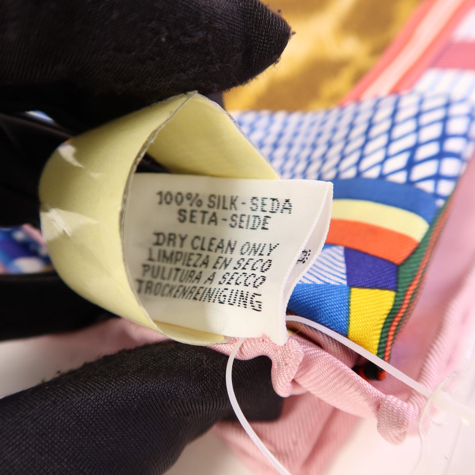 HERMES 絲質Scarf 90X90絲巾Multicolor