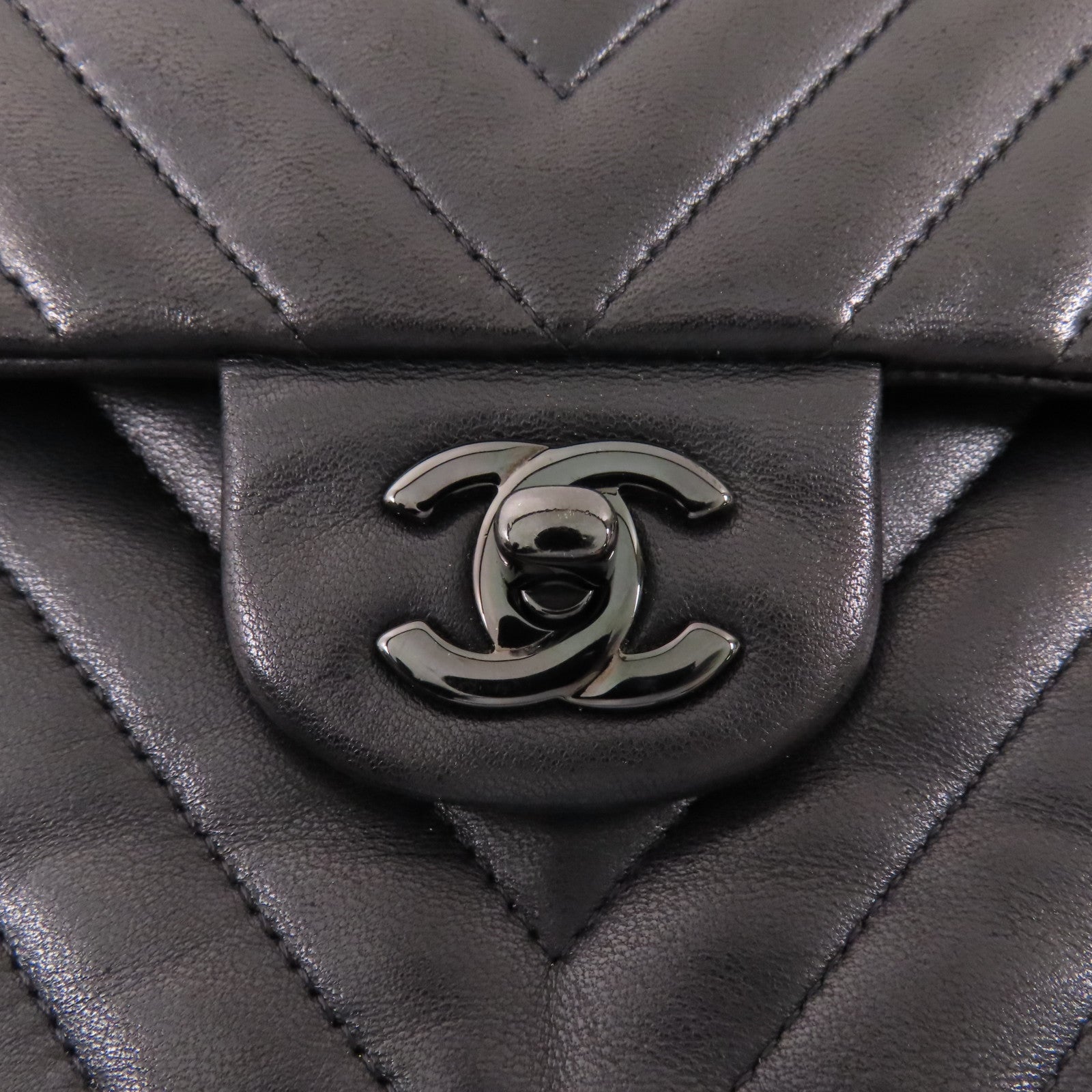 CHANEL CC Classic 25 Chain Shoulder Bag Lambskin Leather Black