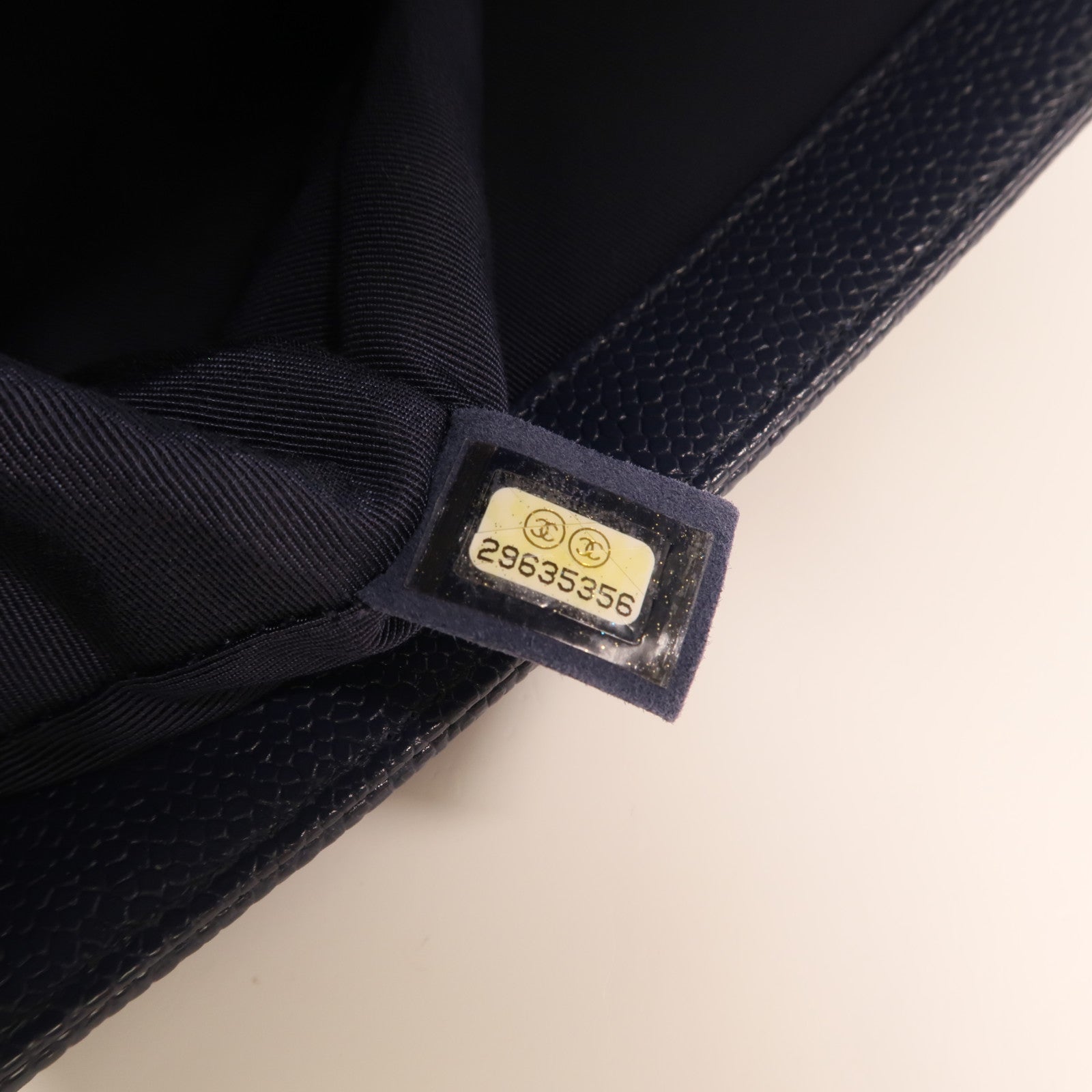 CHANEL 牛皮皮革Boy 25金扣鏈帶肩背袋