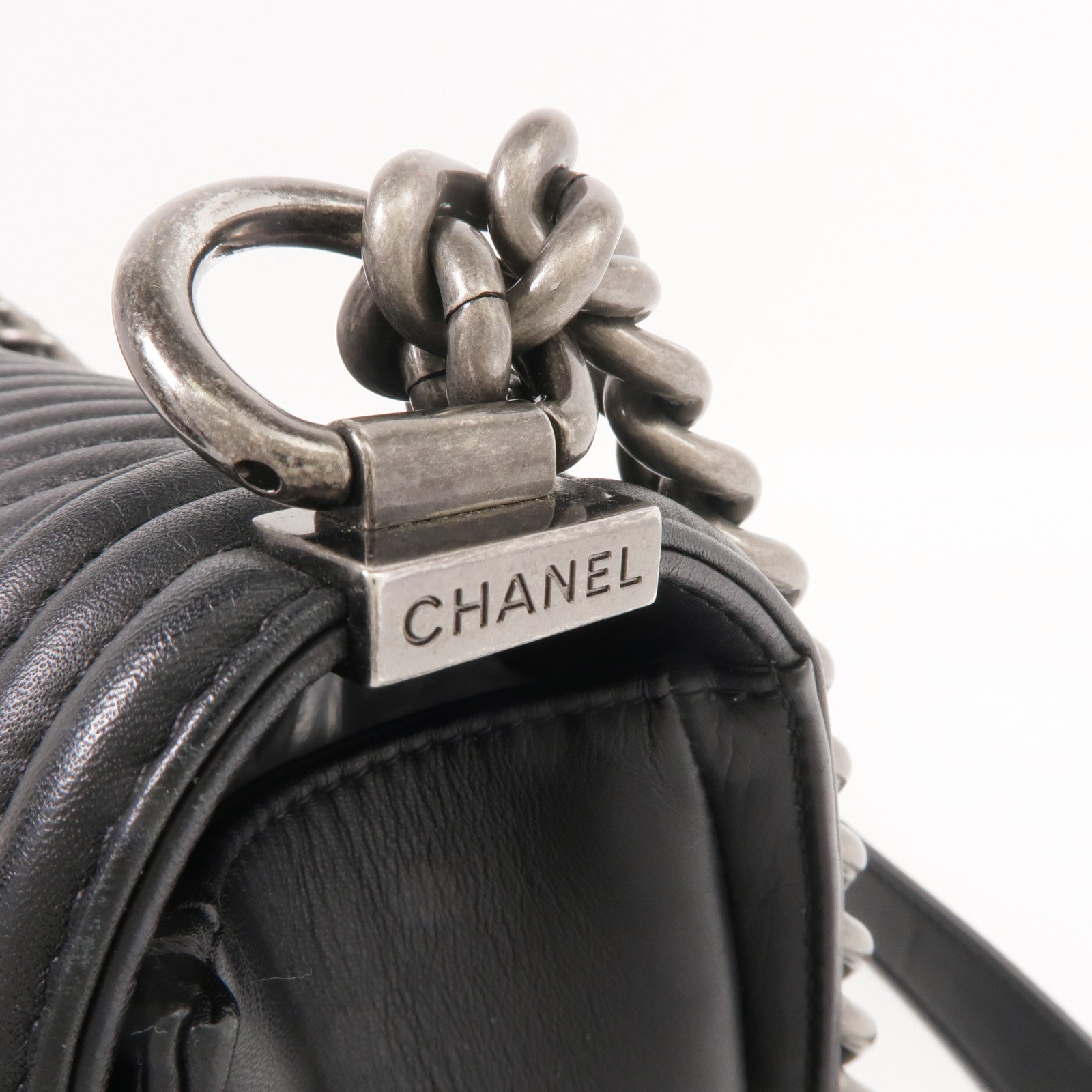 CHANEL 羊皮皮革Boy 25銀扣鏈帶肩背袋