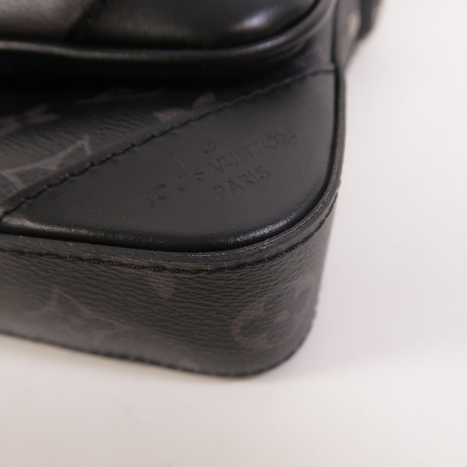 LOUIS VUITTON Monogram Eclipse Reverse Trio Messenger肩背袋